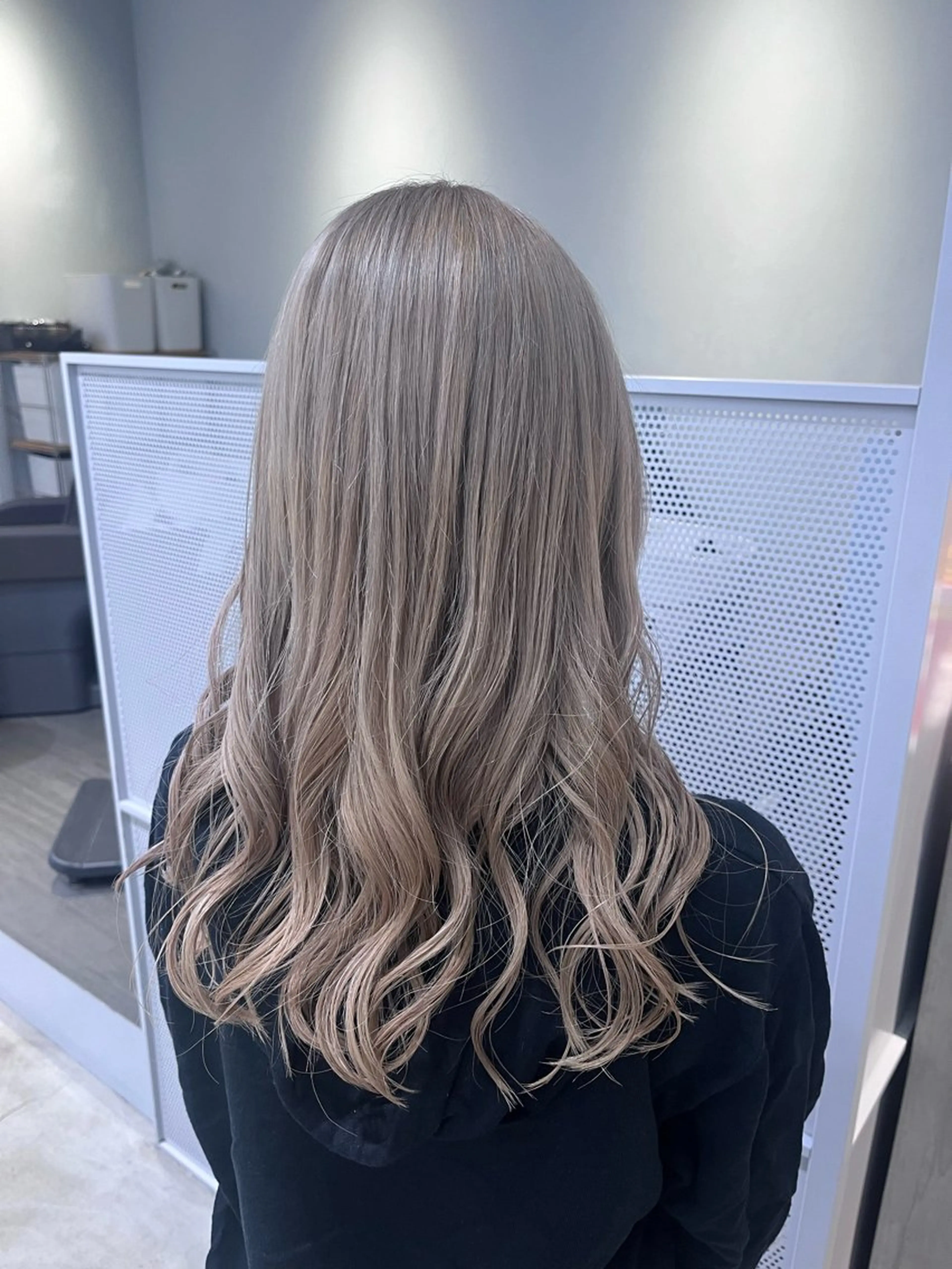 セミロング カラー ベージュカラー ✴︎ミツマ ハルナ✴︎のヘアスタイル
