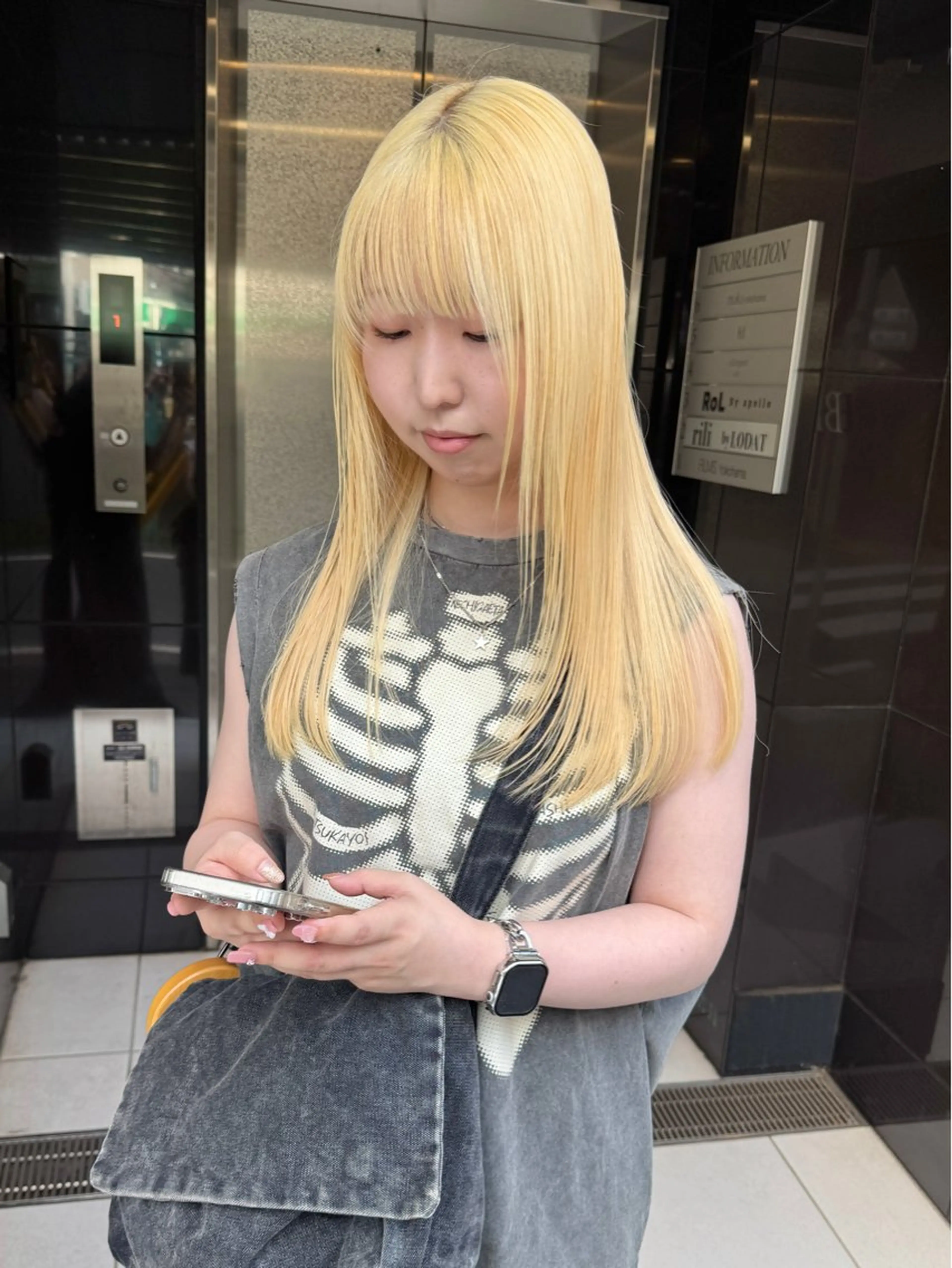 ロング カラー ブロンド RoL by apollo所属・横浜ブリーチムラ直し 特化美容師/海崎剛史のヘアスタイル