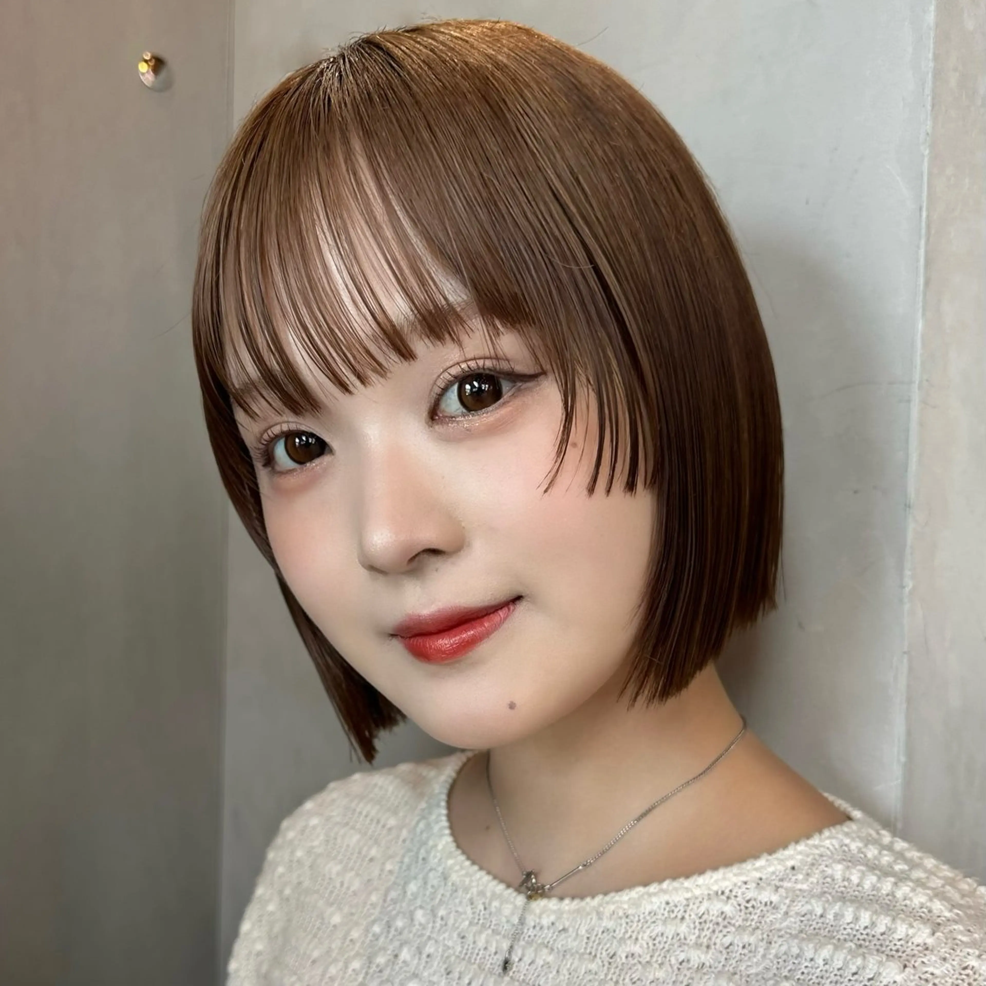 ミディアム カット ヘアカラー トリートメント ボブ顔まわりレイヤー 地毛風縮毛Yukiのヘアスタイル