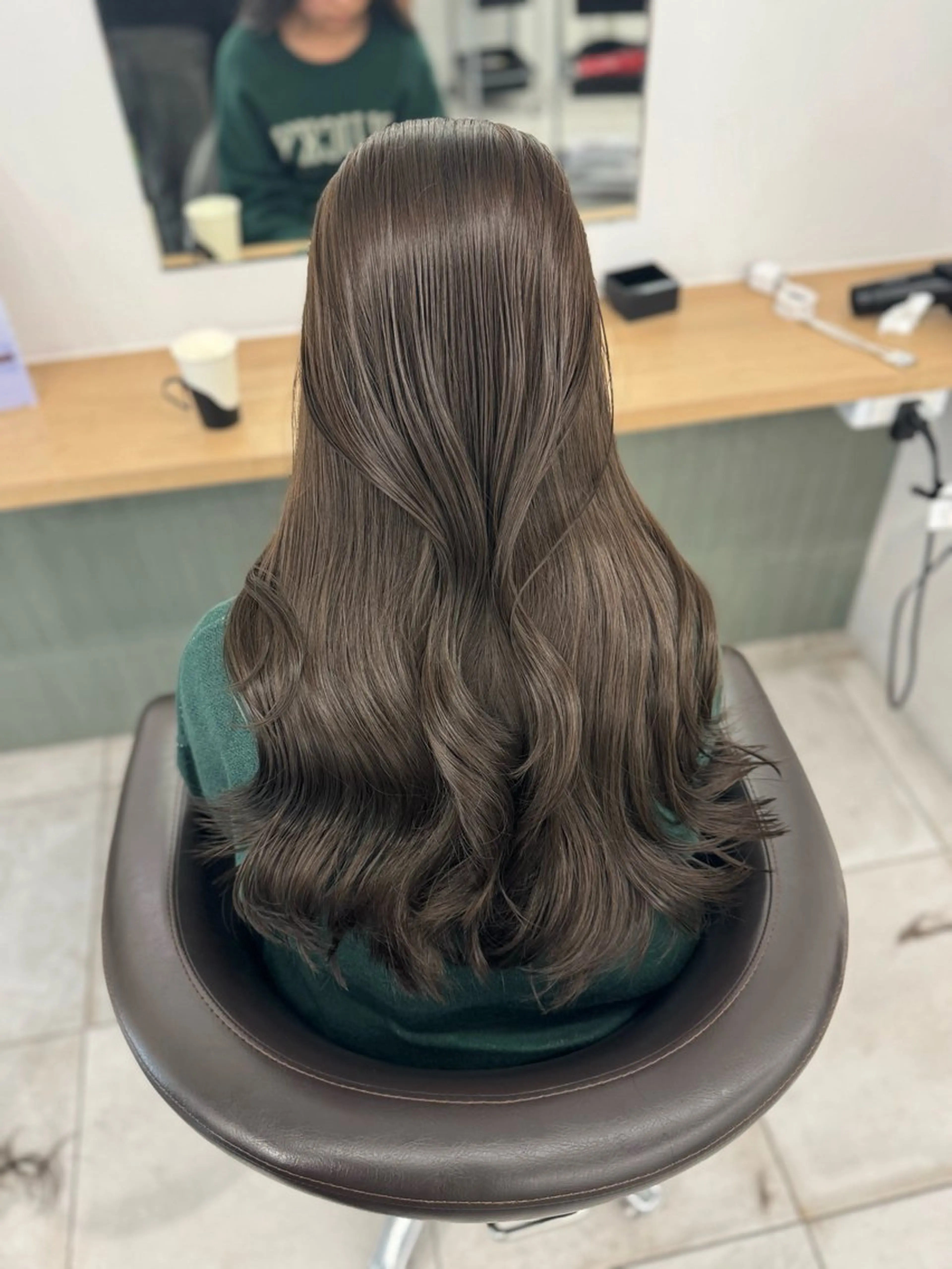 ロング カラー ベージュカラー ブリーチ ケアカラー 透明感カラー グレージュ カット ヘアカラー トリートメント ブリーチなし韓国ヘア レイヤー縮毛🤍渡邉のヘアスタイル