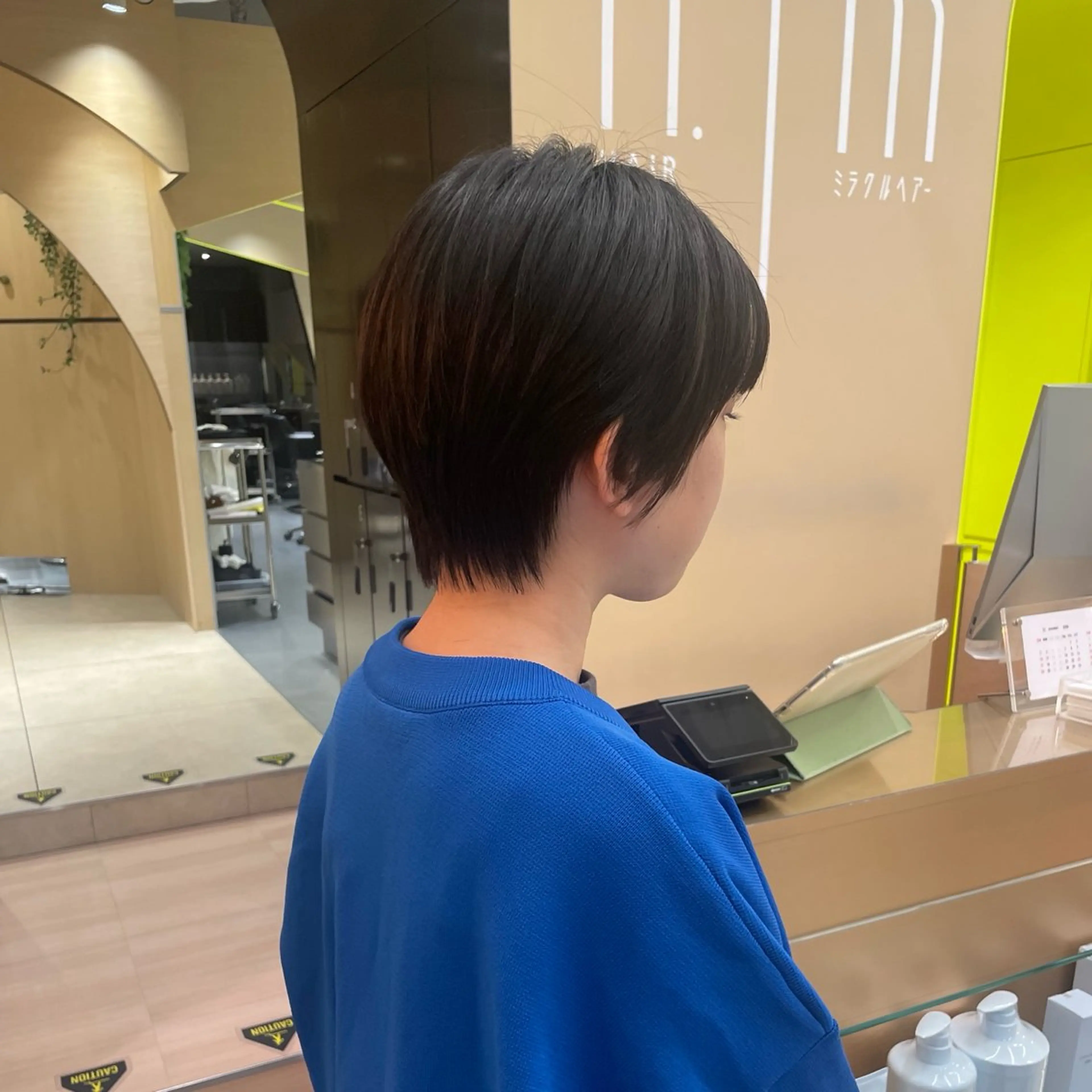 ショート 小顔カット 森田 葵葉のヘアスタイル