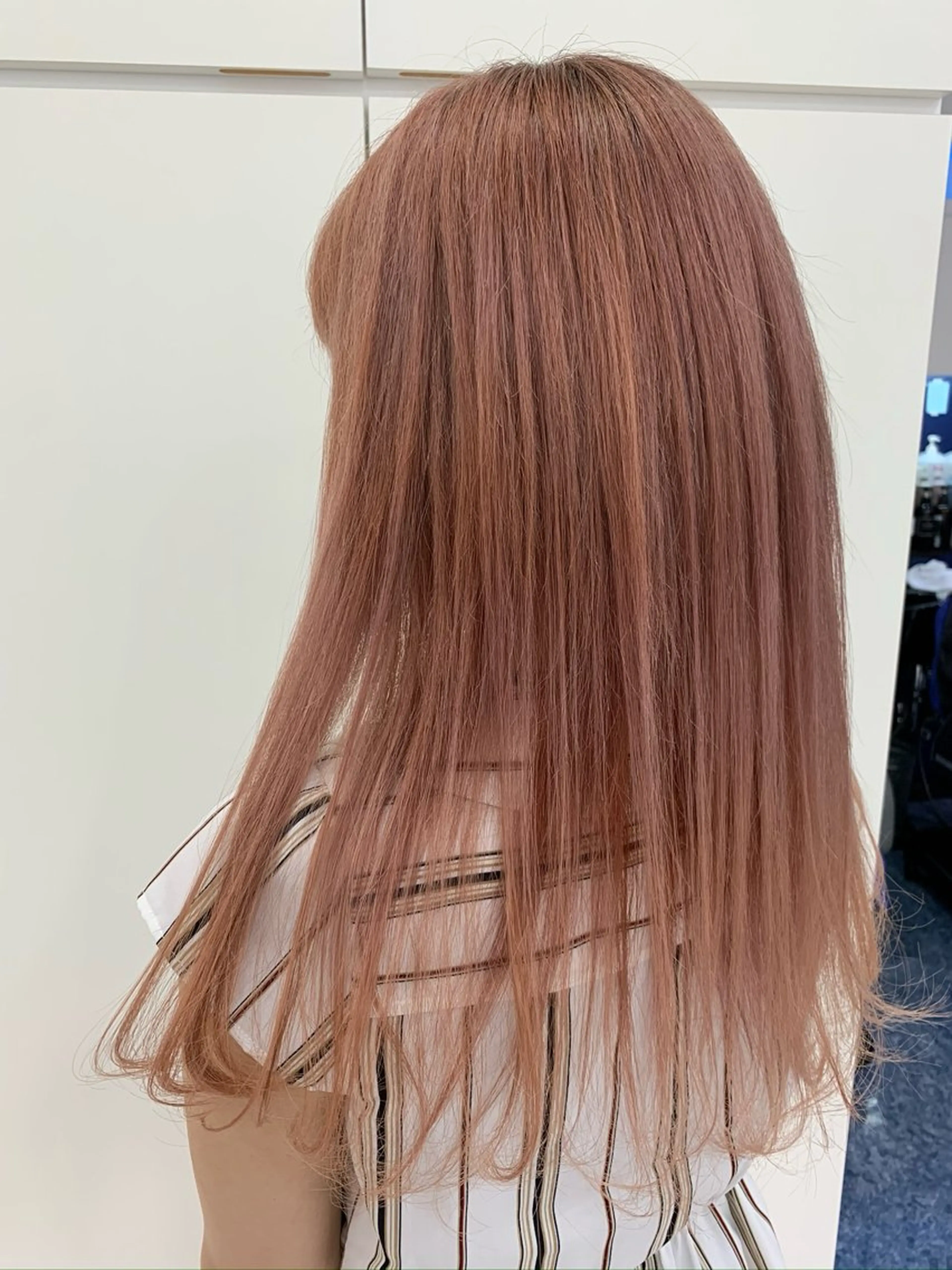ロング カラー ベージュカラー ピンクカラー ピンクベージュ ヘアカラー トリートメント 山森 大地のヘアスタイル