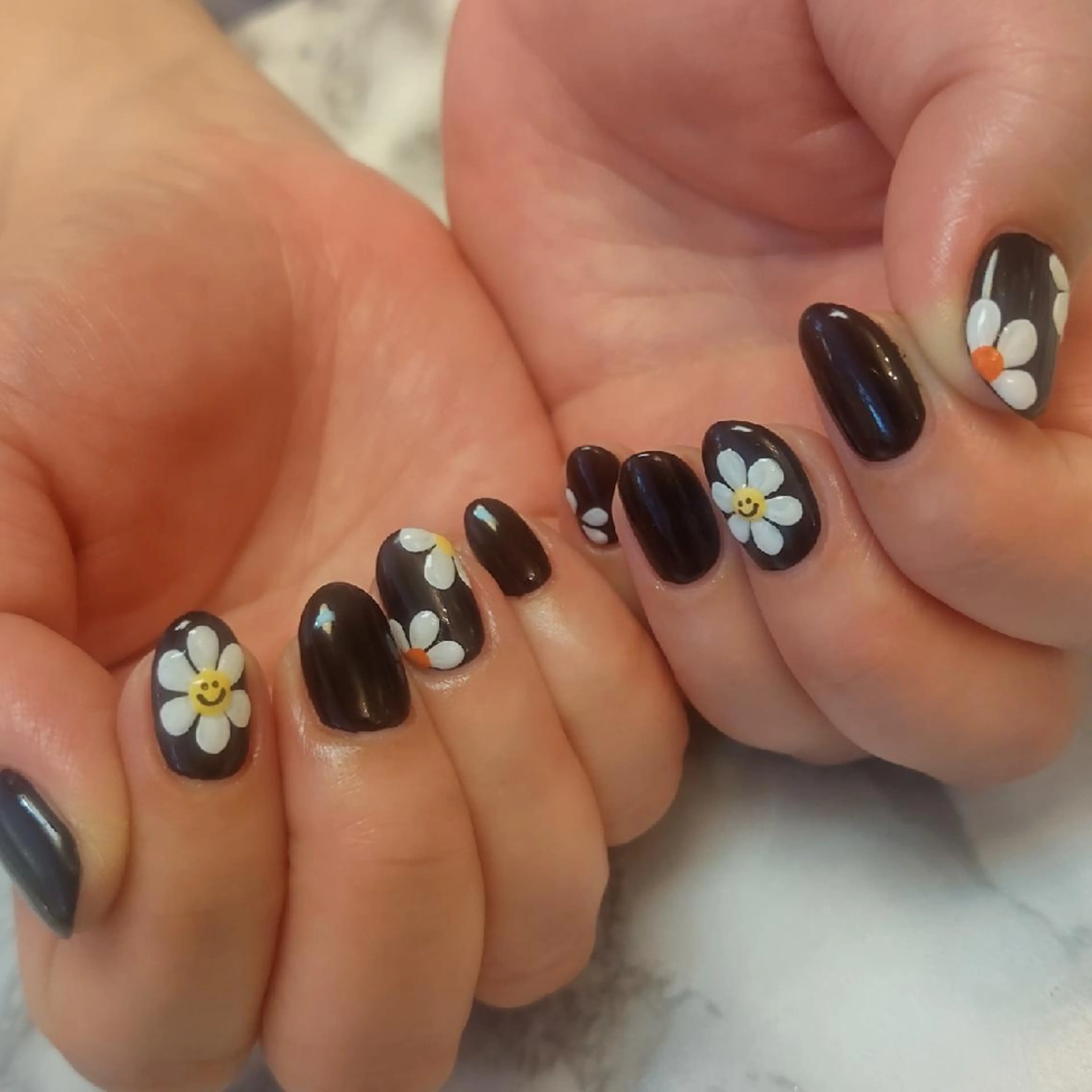 ネイル ジェヌインネイル 河内のネイルデザイン