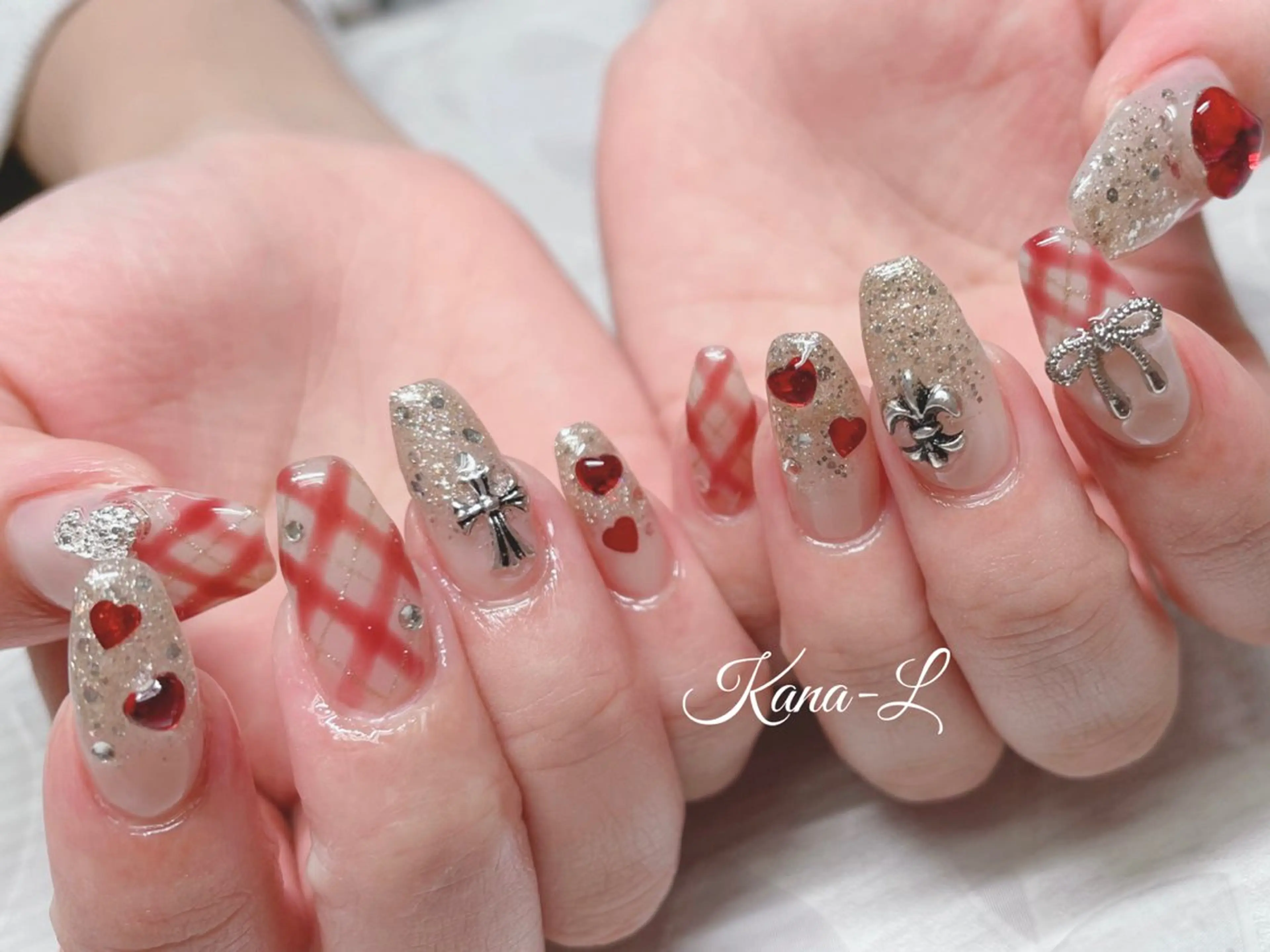 ネイル 芦辺 香奈のネイルデザイン