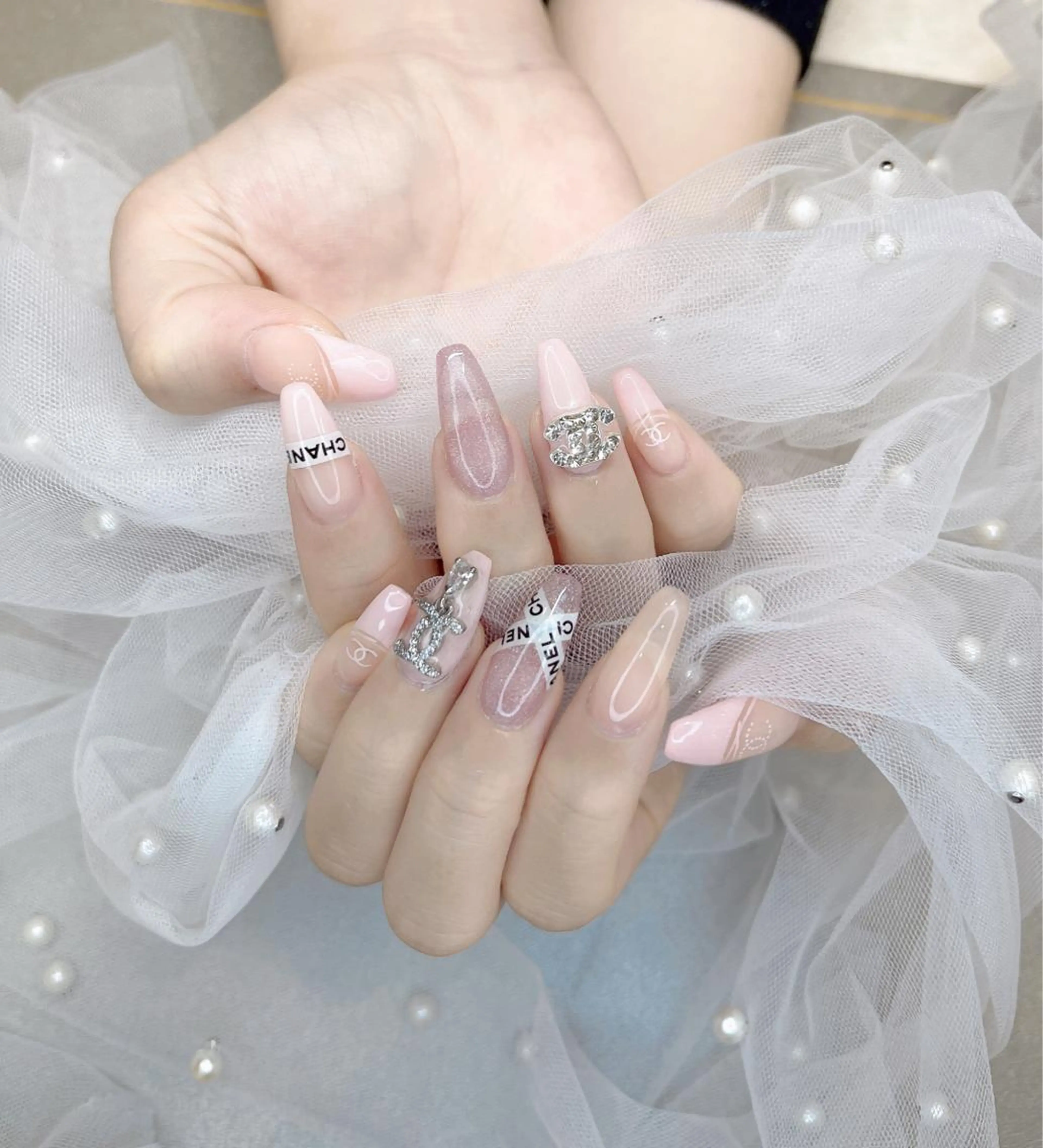 ネイル アートネイル 成人式 フラッシュネイル フラワーネイル フットネイル Moci Nail Salonのネイルデザイン