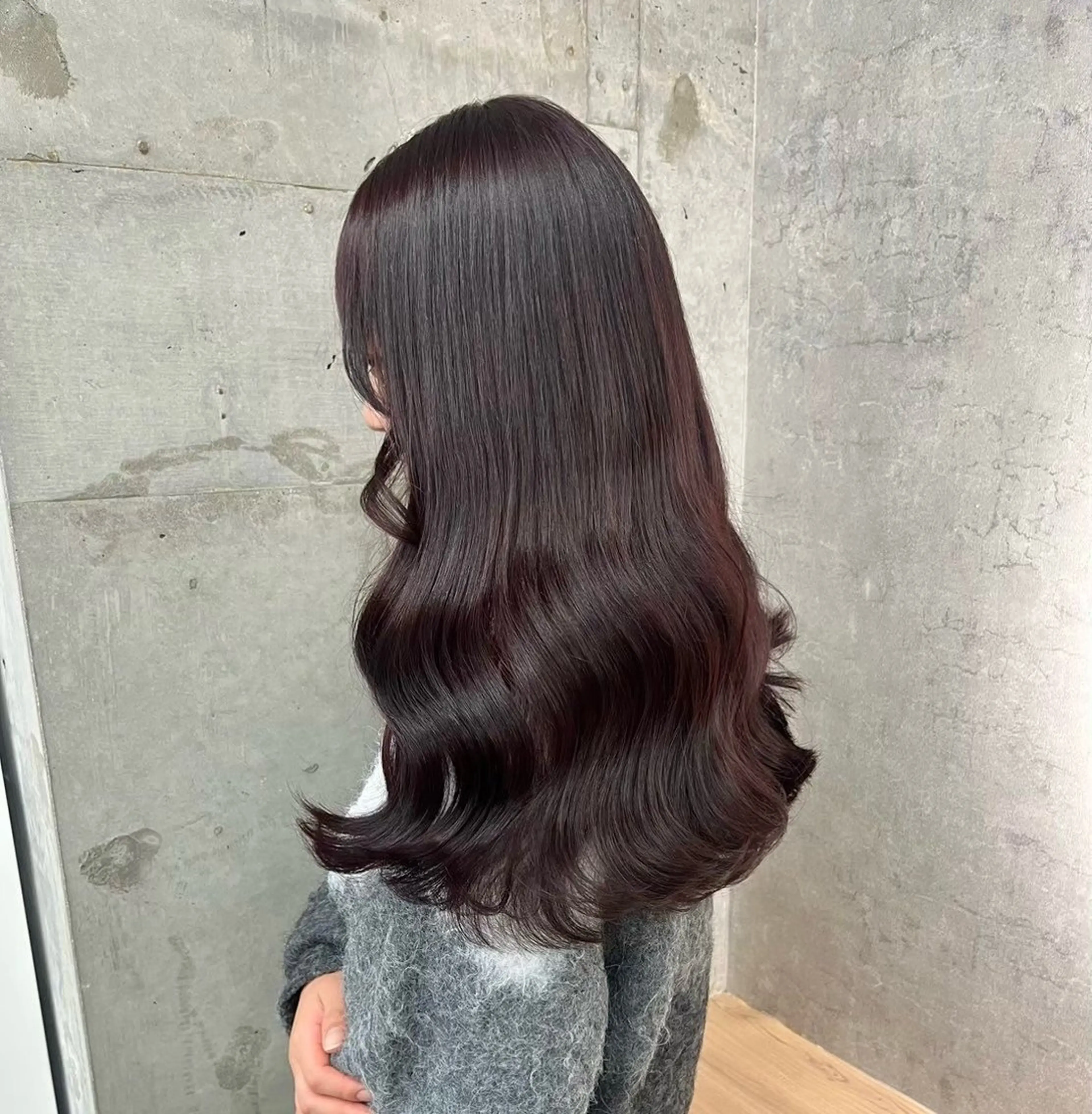 カラー よしもと ひなのヘアスタイル
