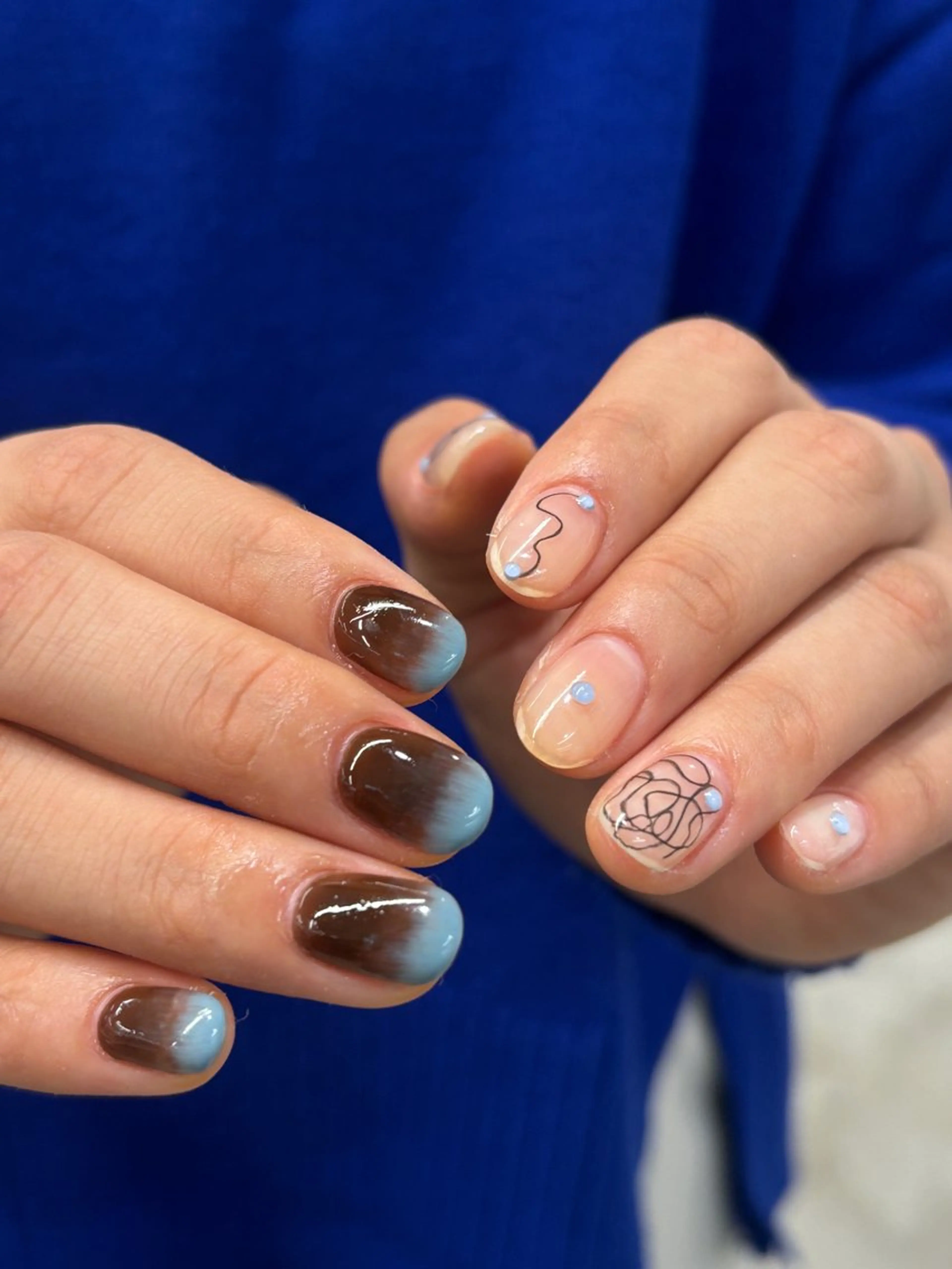 ネイル ブラウン 水色 ハンドネイル sister  mohawk所属・chika ／ nailのネイルデザイン