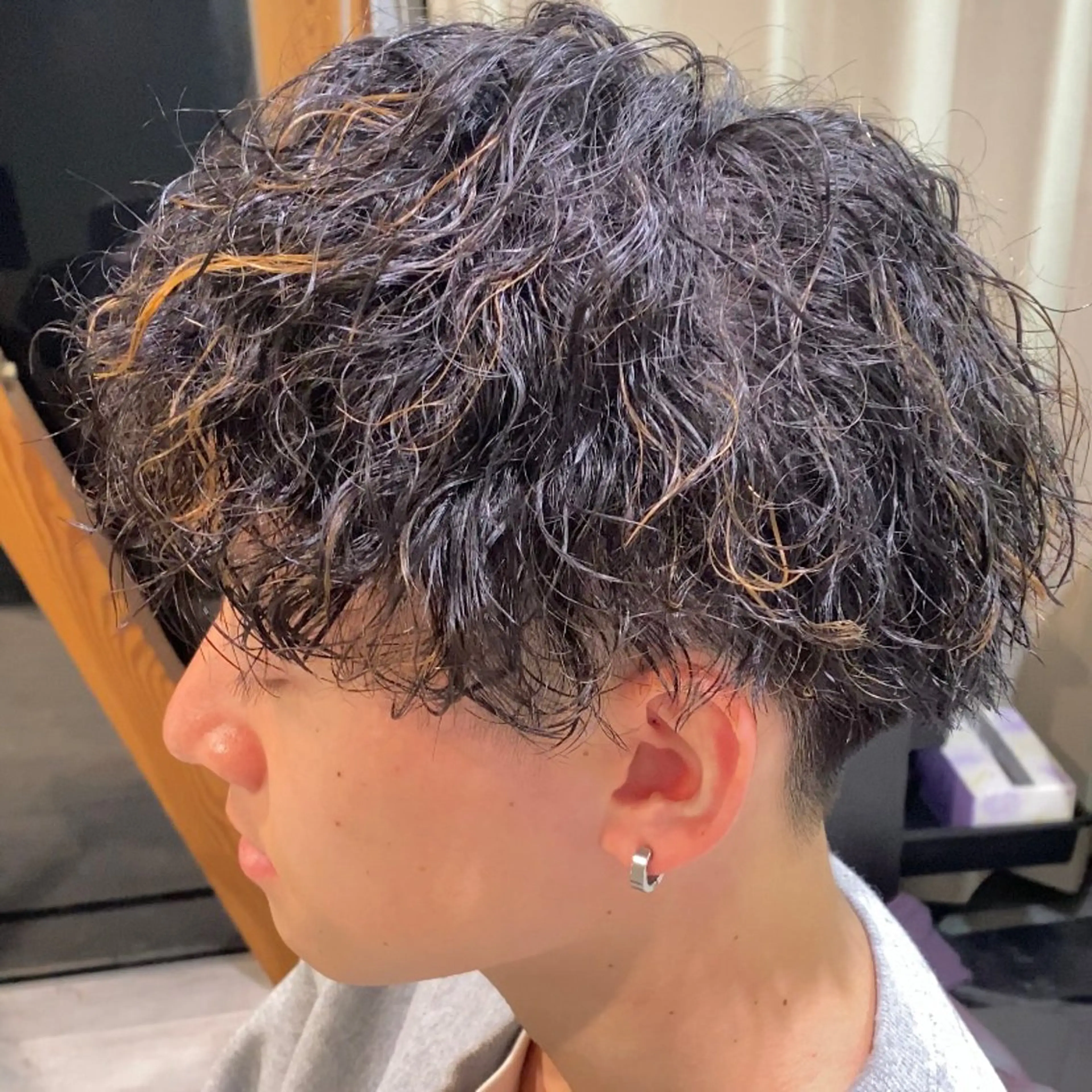 ショート パーマ メンズ メンズパーマ ツイストスパイラルパーマ スパイラルパーマ ナツハラ サトシのヘアスタイル