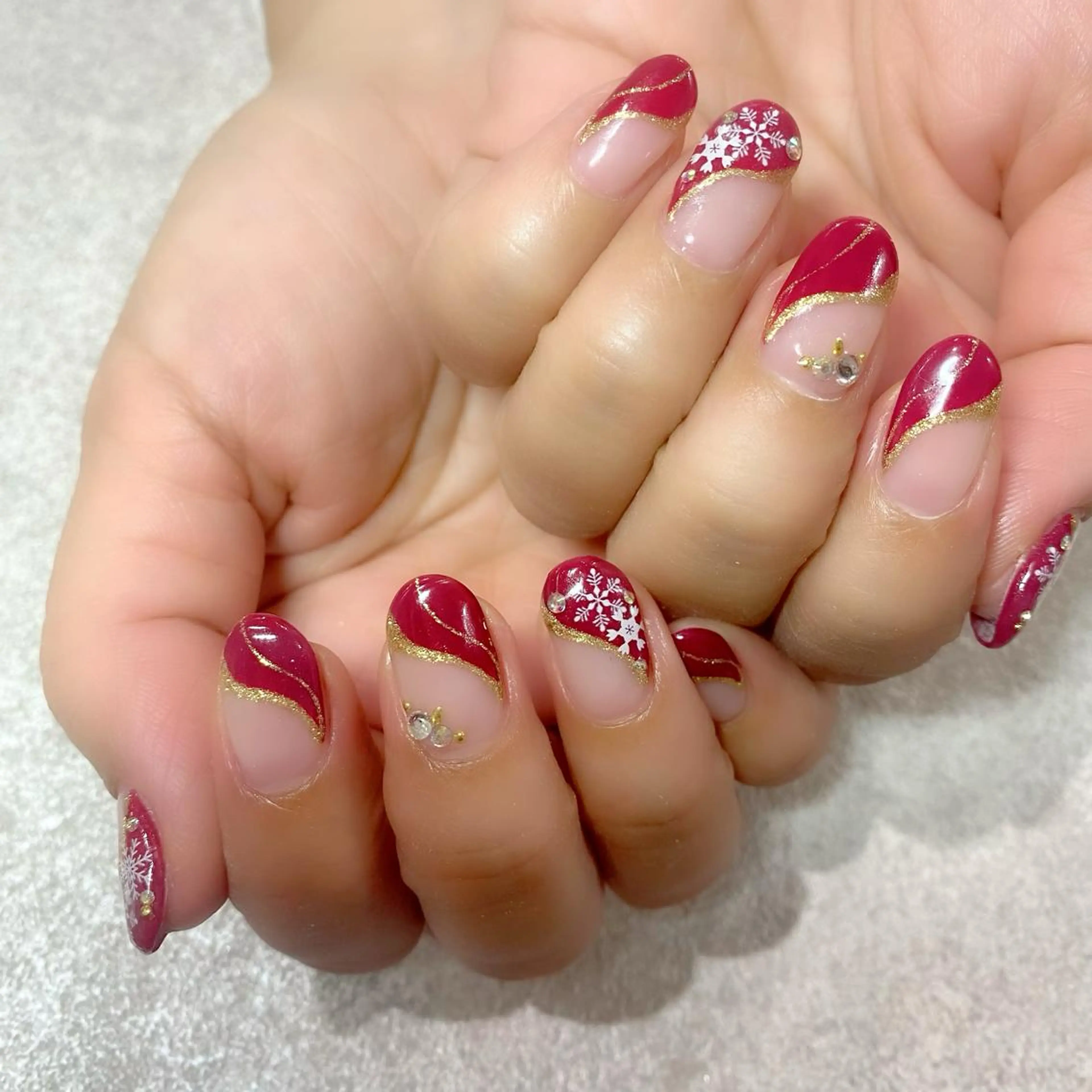 ネイル フレンチネイル 赤色 冬ネイル クリスマス ハンドネイル Salon Ｋのネイルデザイン