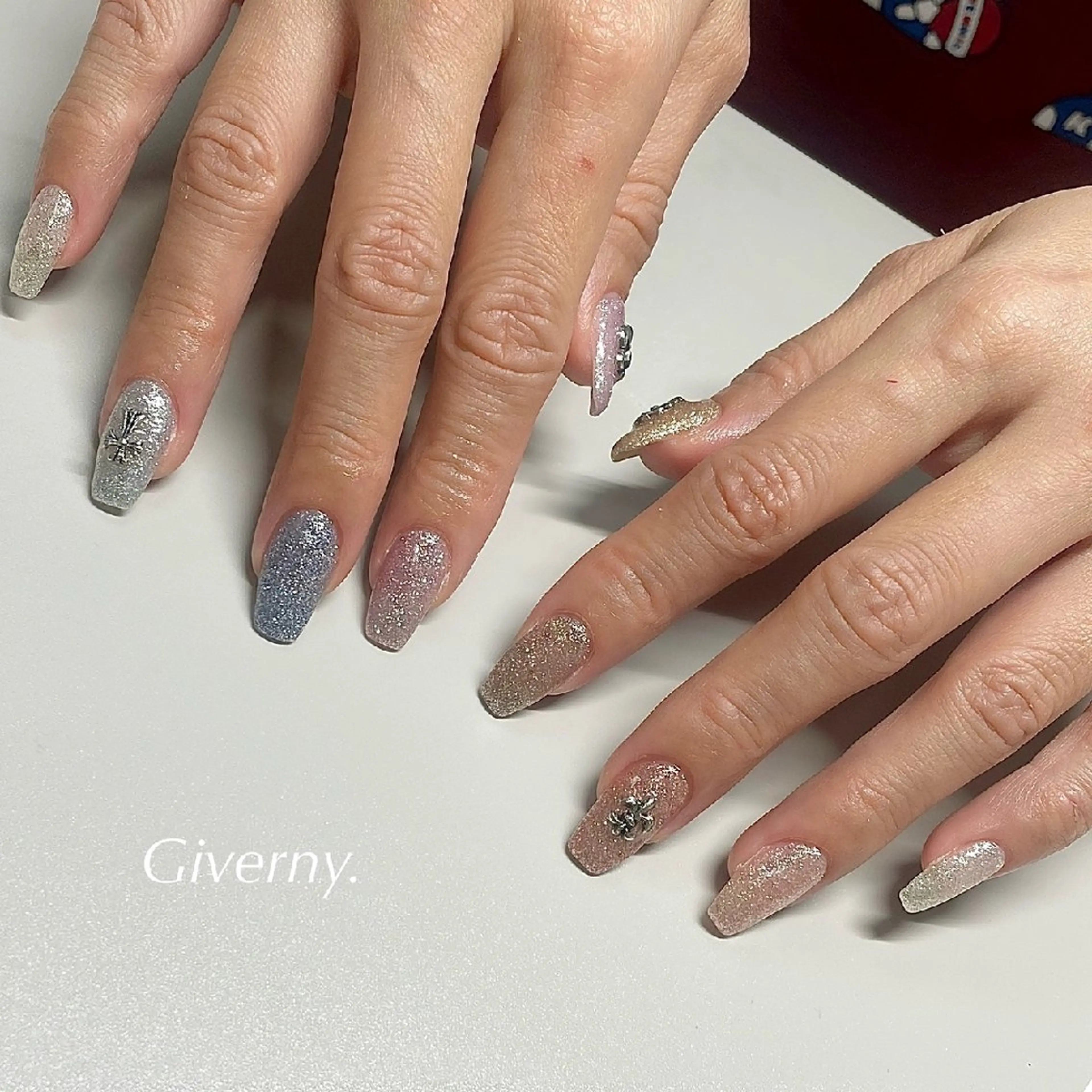 ネイル フラッシュネイル 持ち込み 冬ネイル ハンドネイル Giverny .のネイルデザイン