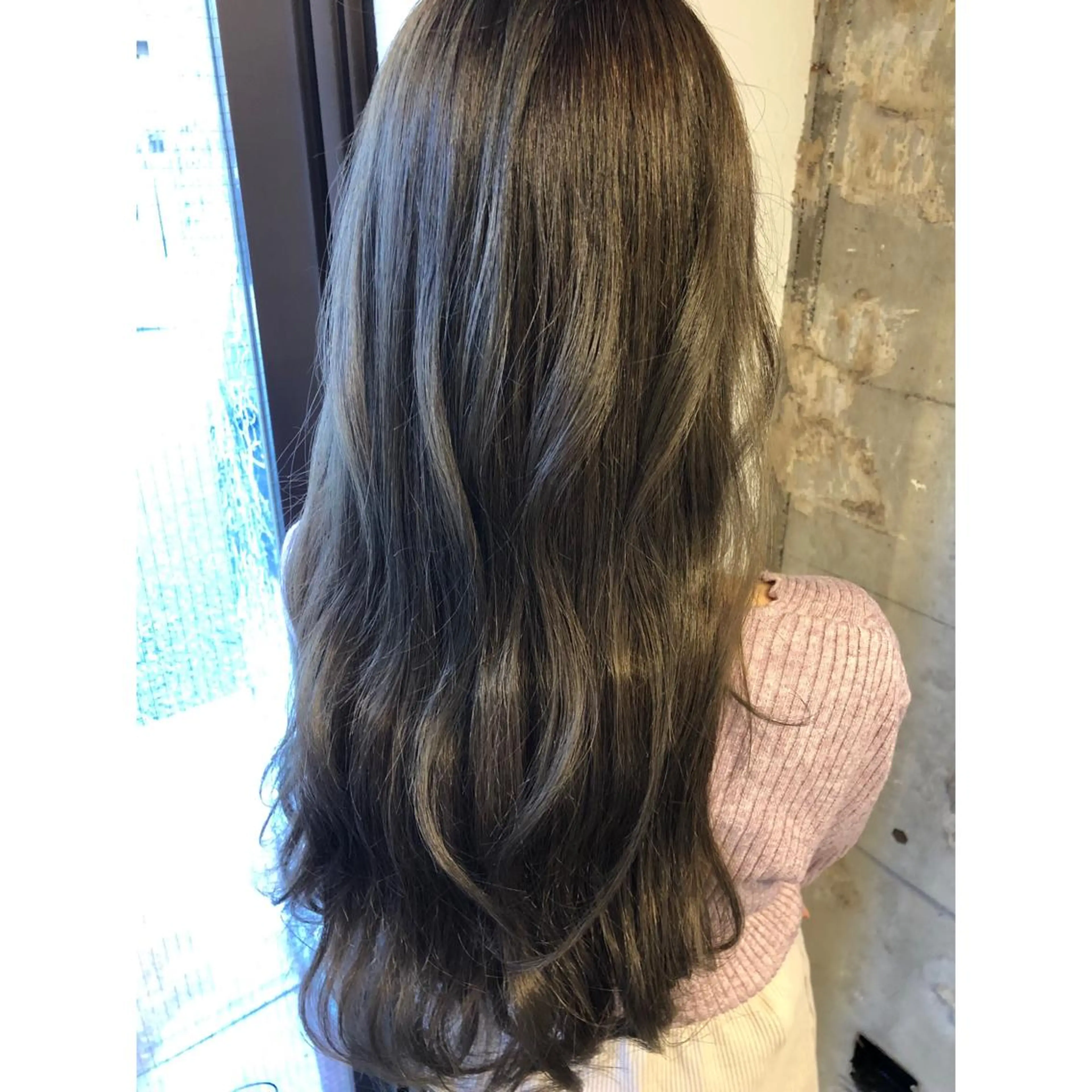 ロング カラー アッシュ アッシュグレー アッシュグレージュ グレージュ パーソナルカラー診断 できます　木曽　主博のヘアスタイル