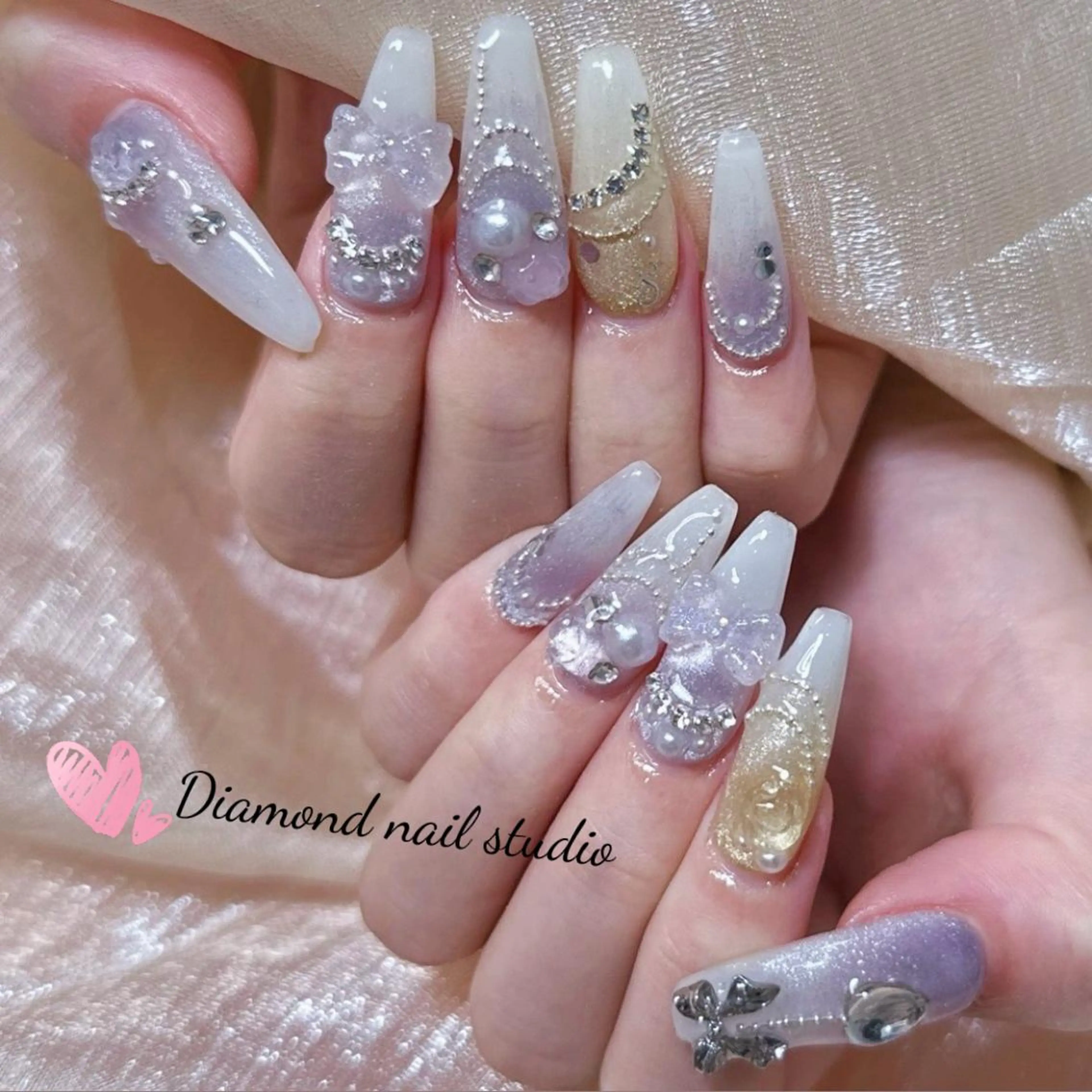 ネイル アートネイル オーロラネイル フラッシュネイル ガーリー キラキラネイル Diamond NAIL✨のネイルデザイン
