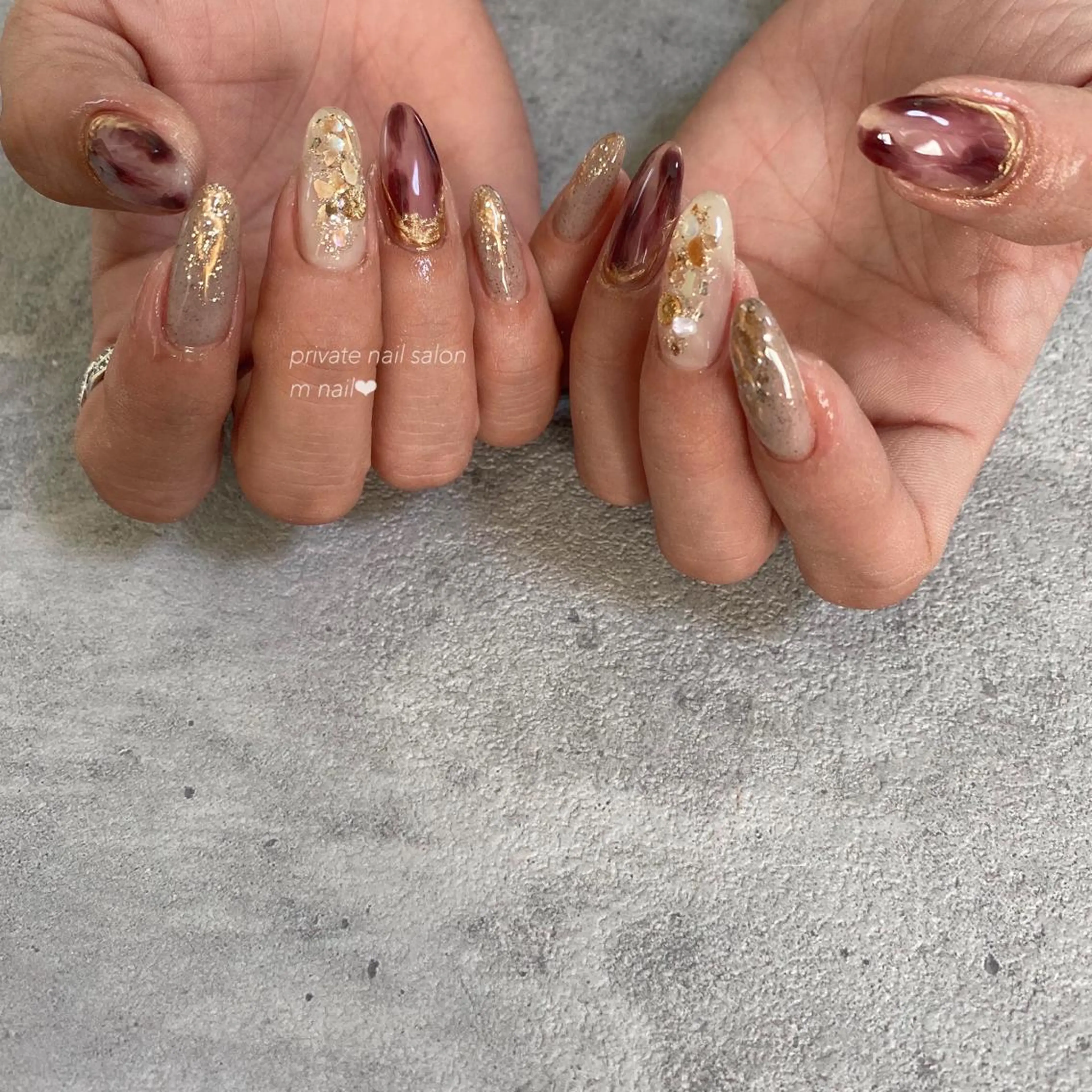 ネイル べっ甲ネイル 赤色 ハンドネイル 小河原 舞のネイルデザイン