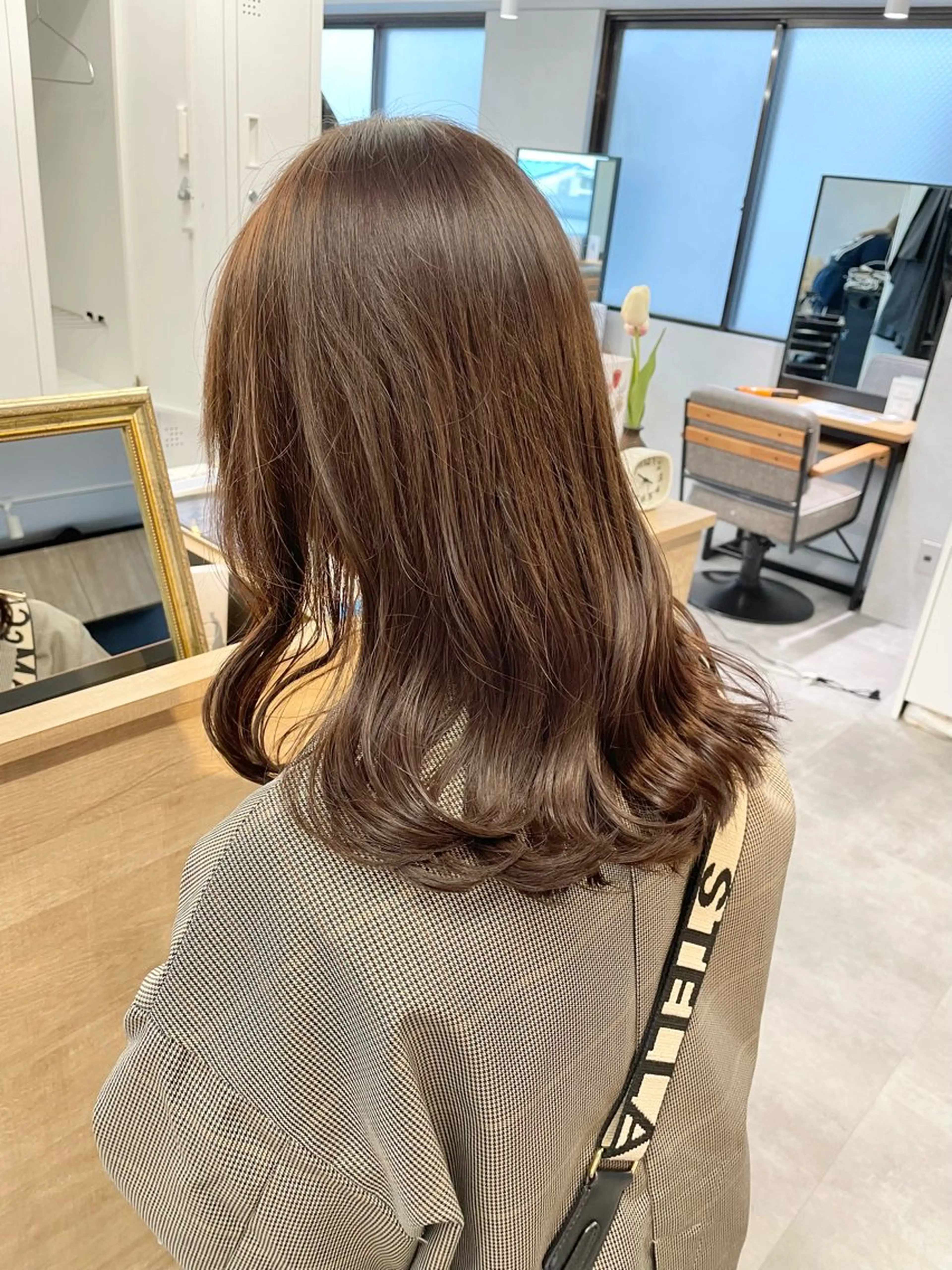 セミロング カラー カット ヘアカラー トリートメント ベージュ/オリーブ ボブ/小笠原汐海のヘアスタイル
