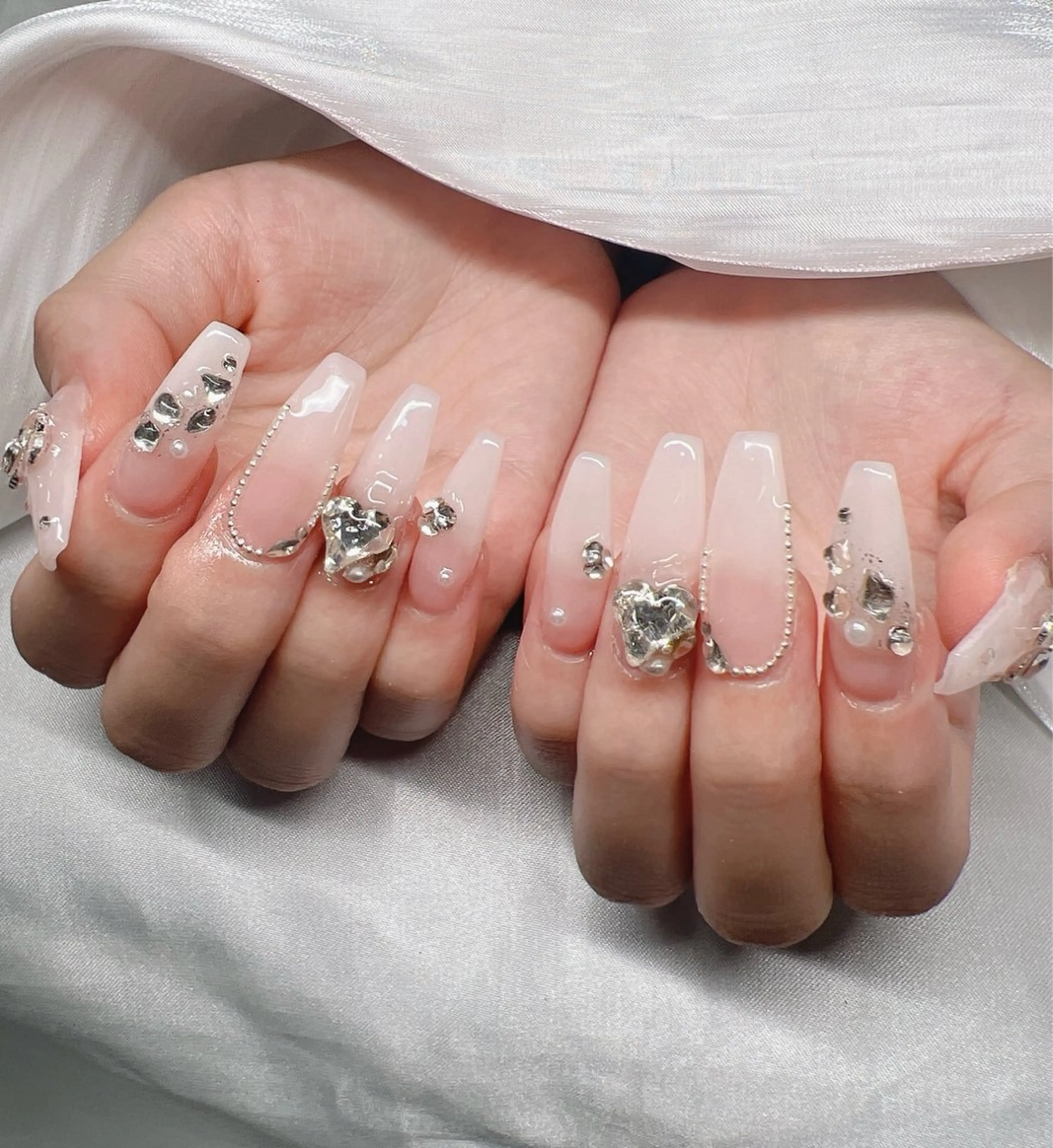 ネイル 長さ出し グラデーション 卒業式 キラキラネイル マグネットネイル ハンドネイル Lee Nailsのネイルデザイン