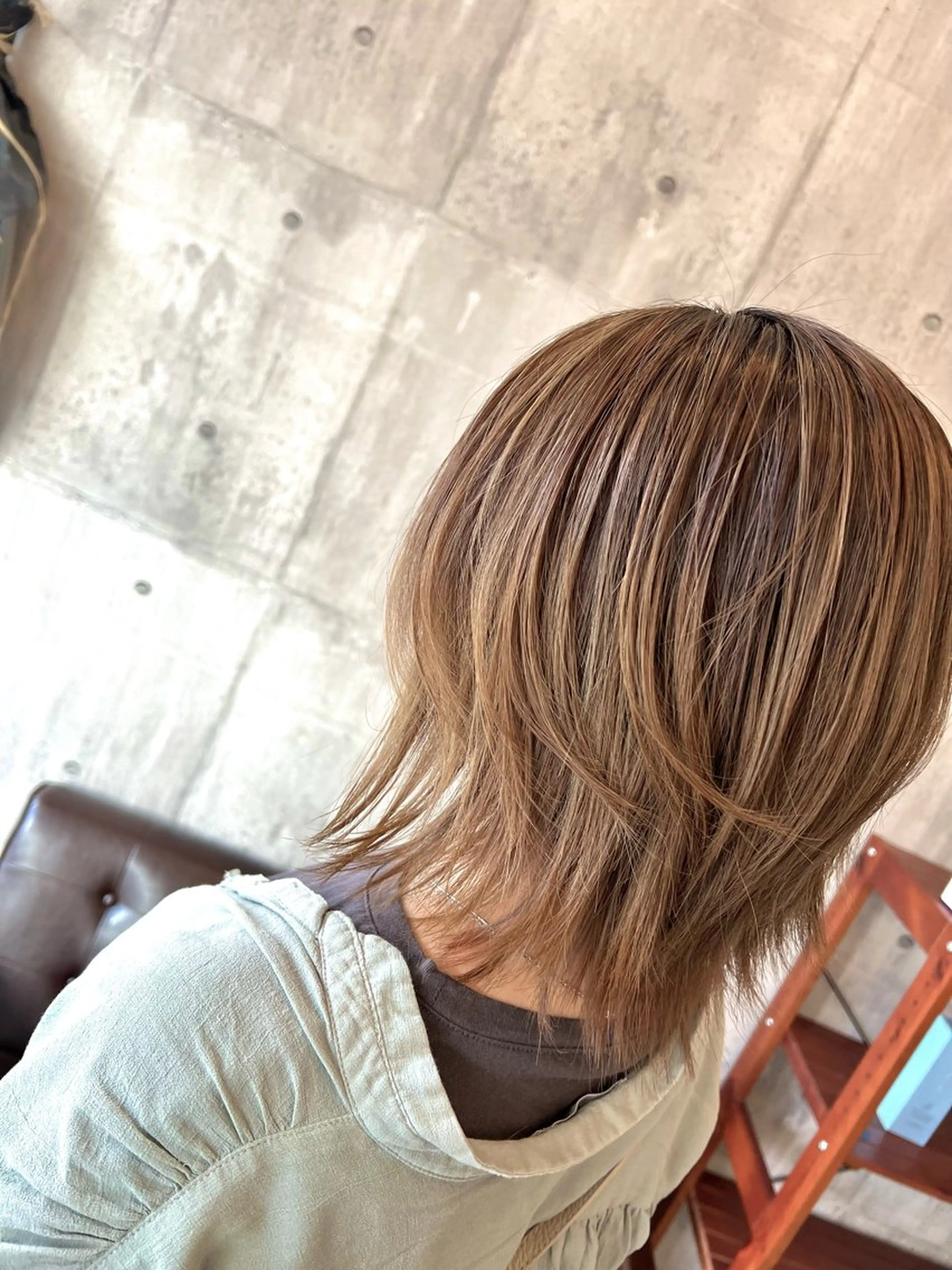 ミディアム カラー ヘアカラー Style Tのヘアスタイル