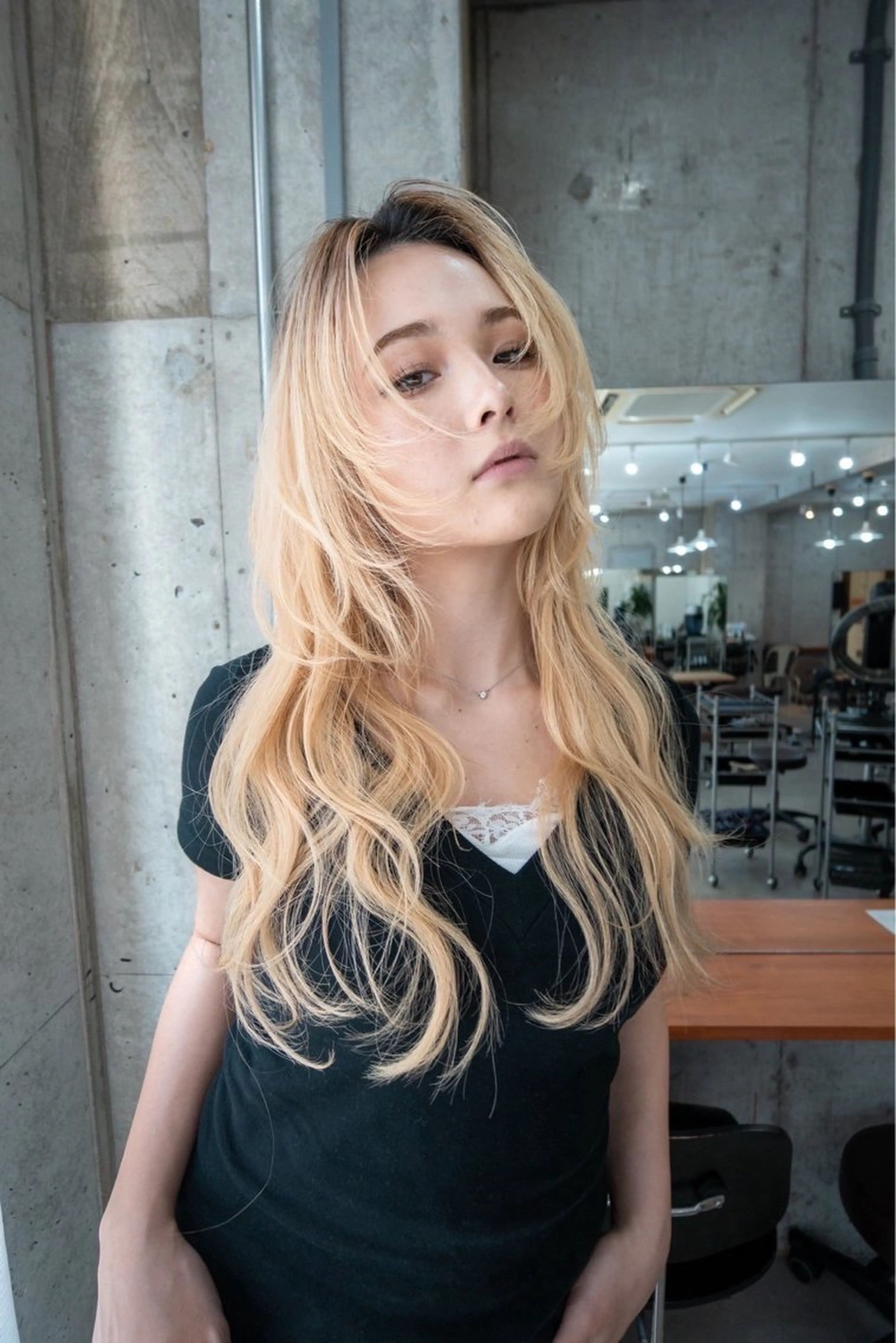 ロング レイヤーカット ロング ヘアカラー Life salon SAKURAのヘアスタイル