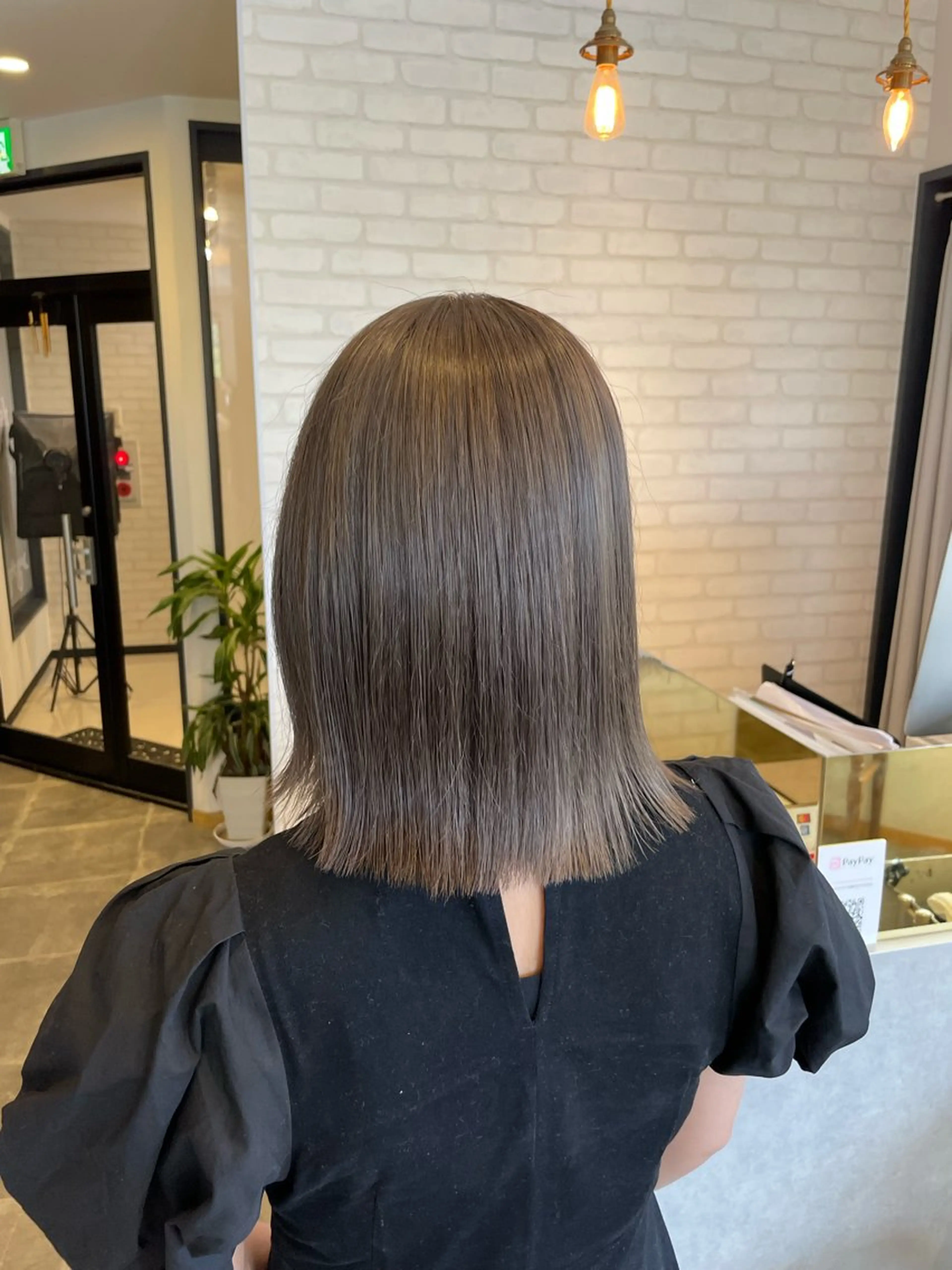 ミディアム カラー カット ヘアカラー トリートメント 西村 れいのヘアスタイル