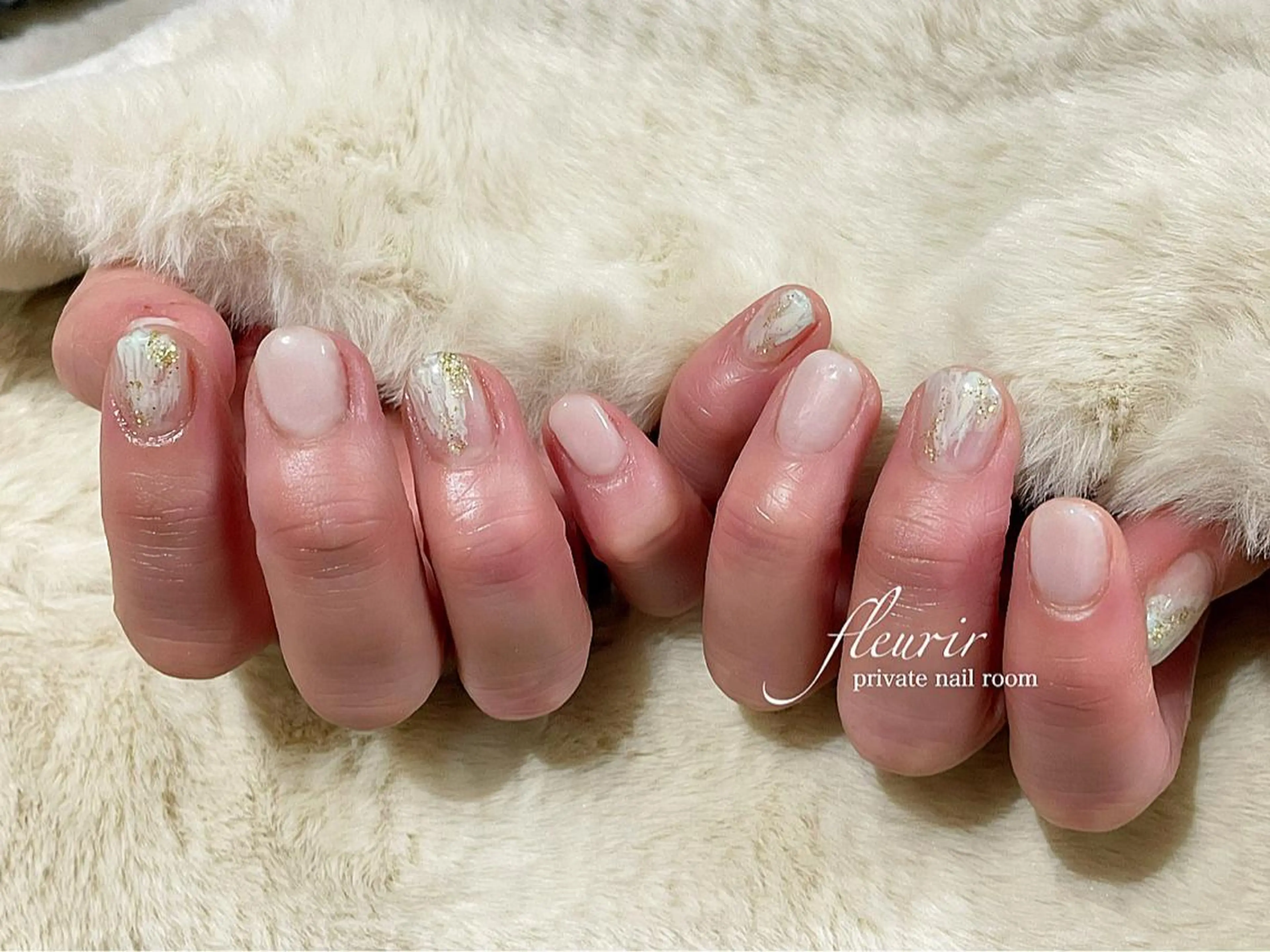 ネイル ラメ(グリッター) ニュアンスネイル フルリール 【プライベートサロンのネイルデザイン
