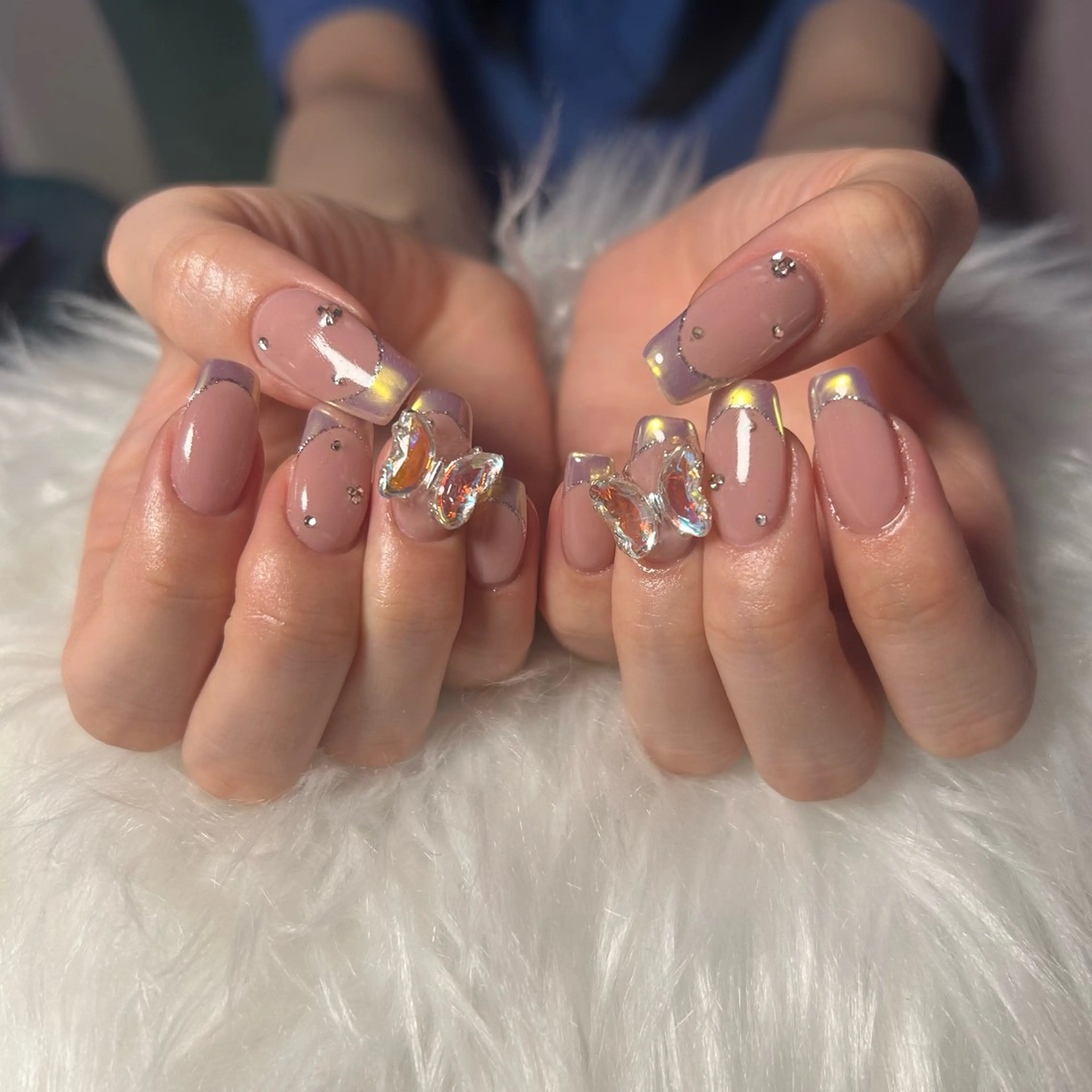 ネイル オーロラネイル フレンチネイル ハンドネイル haacnails（ハーシーネイル）所属・haac nailsのネイルデザイン