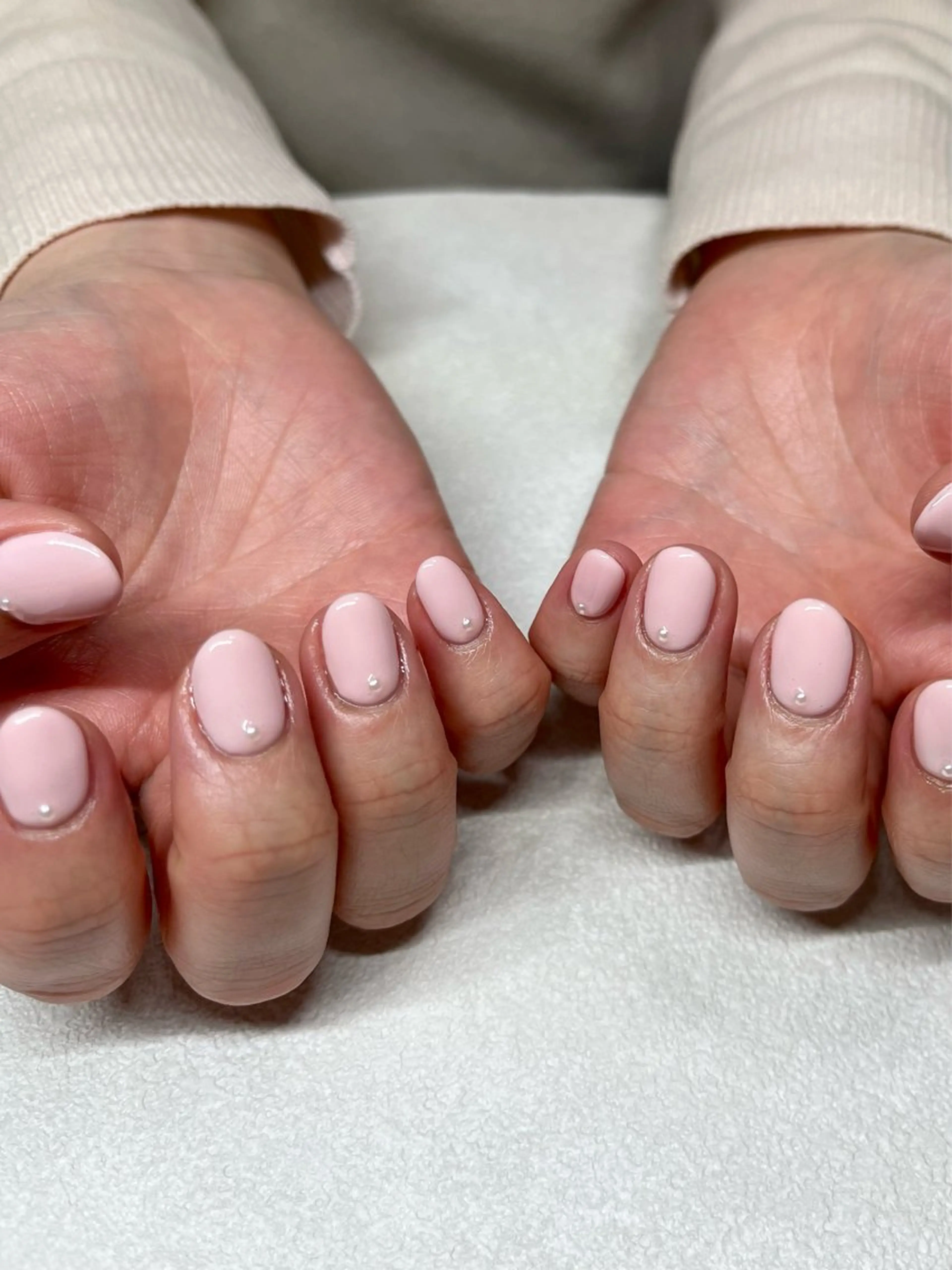 ネイル ストーンネイル ホワイト HUU.所属・HUU. riko 二俣川のネイルデザイン