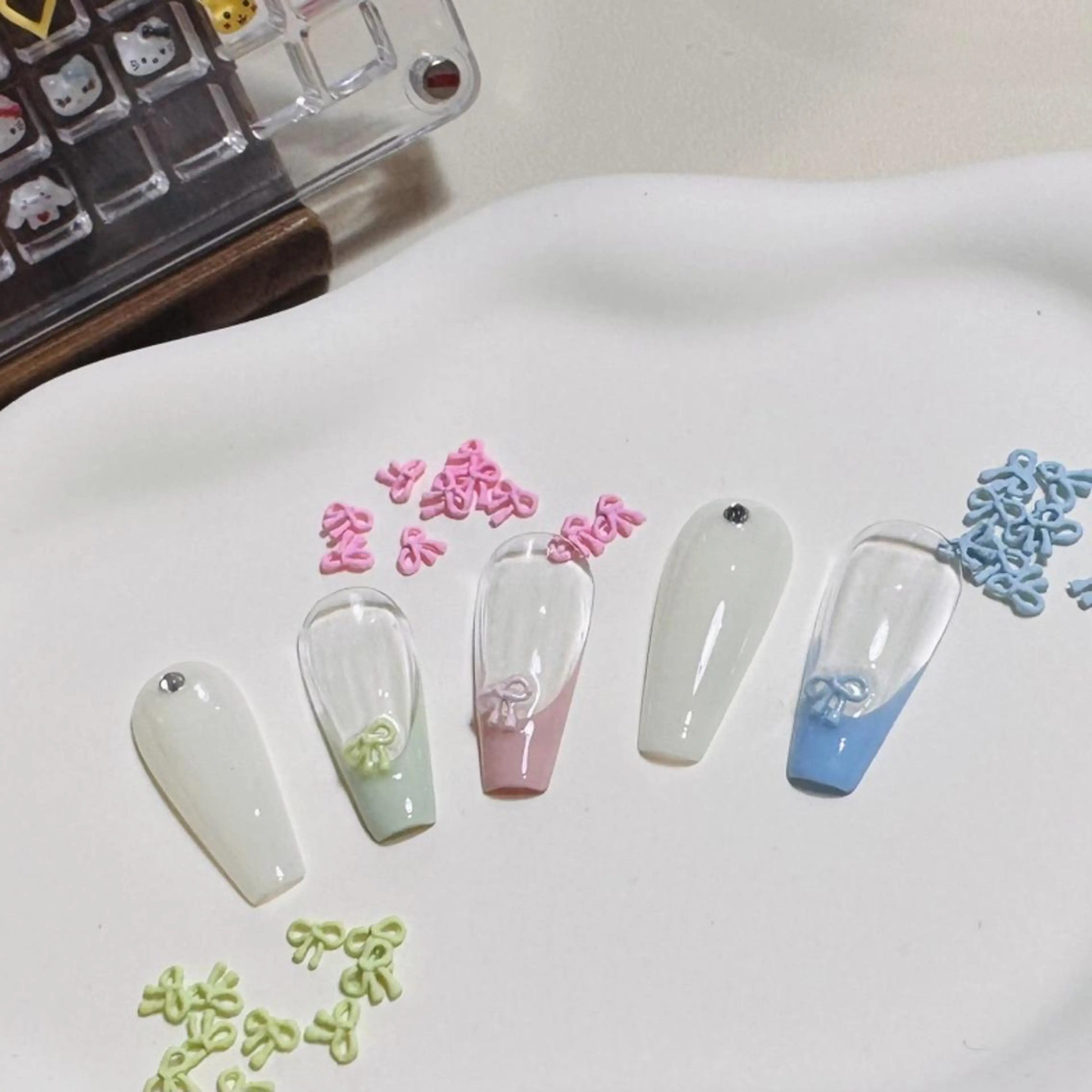 ネイル フットネイル フレンチネイル ジェルネイル ガラスフレンチ 韓国ネイル ハンドネイル ハンドケア MoriseNail 表参道 Ninaになのネイルデザイン