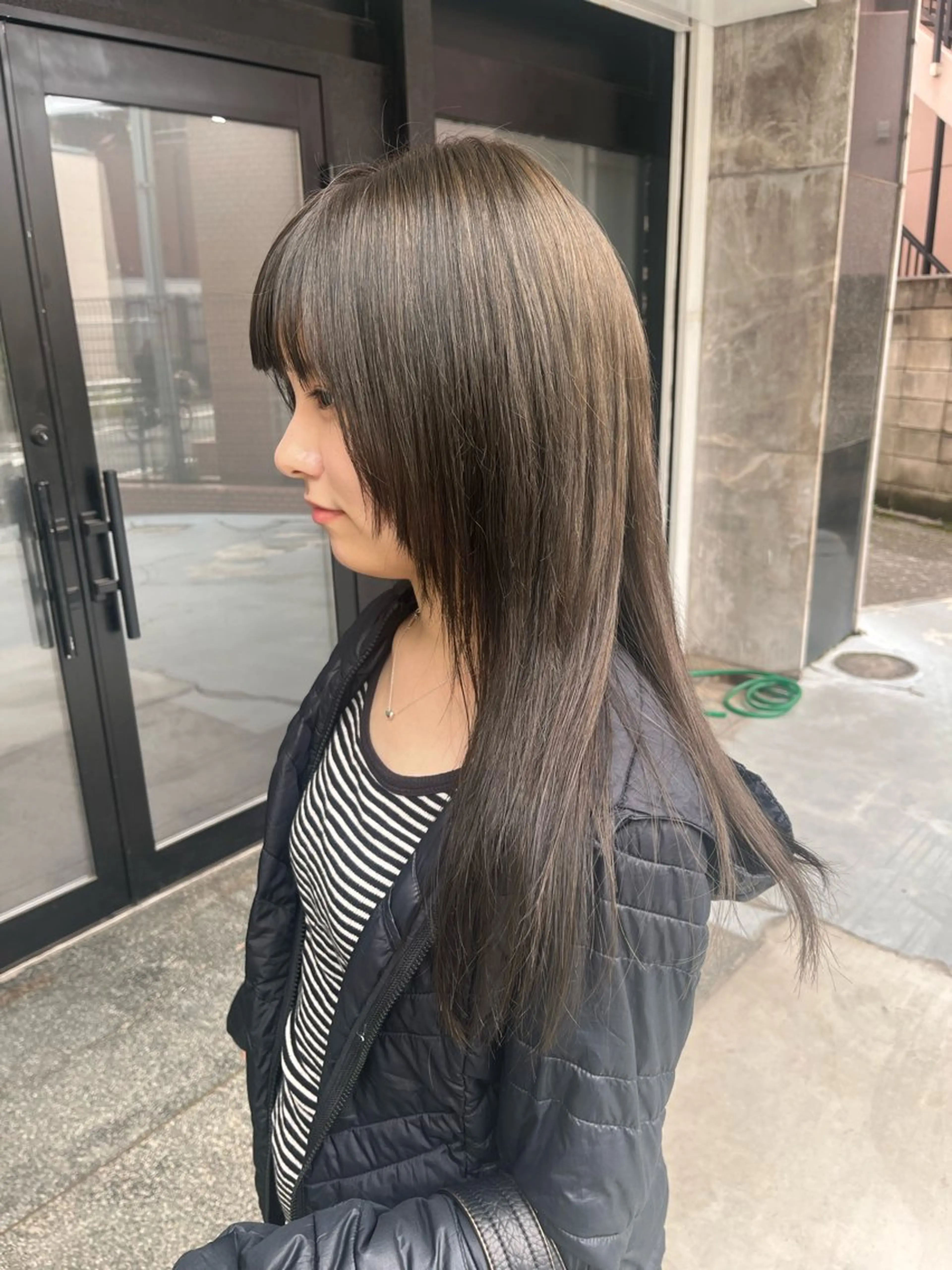 ロング カラー グレージュ オリーブグレージュ オリーブグレー ヘアカラー 透明感カラー/パーマ 🌀アオノアユミのヘアスタイル