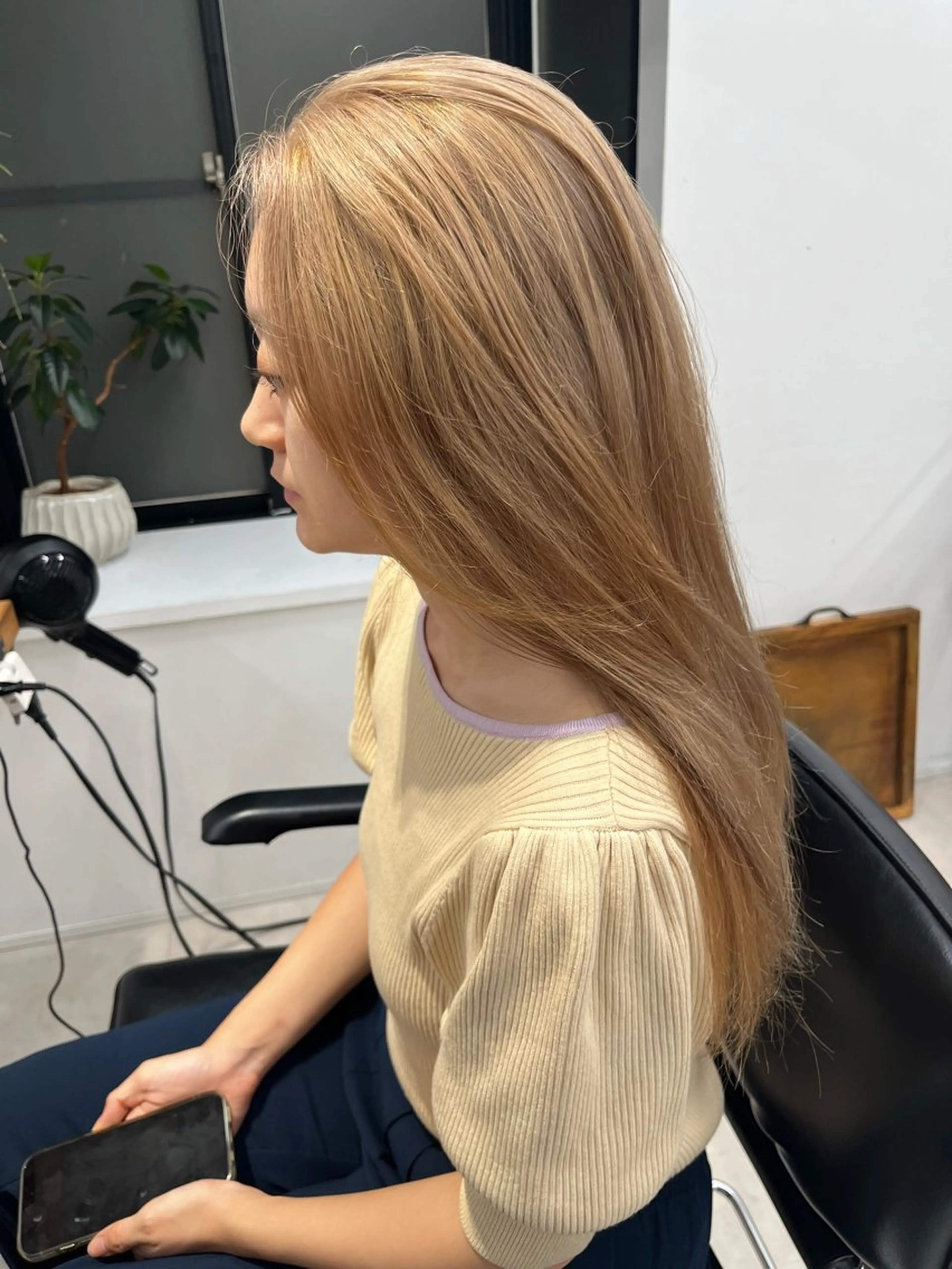 ミディアム カラー ベージュカラー ヘアカラー トリートメント スッと馴染むhair /ヨシダトモキのヘアスタイル