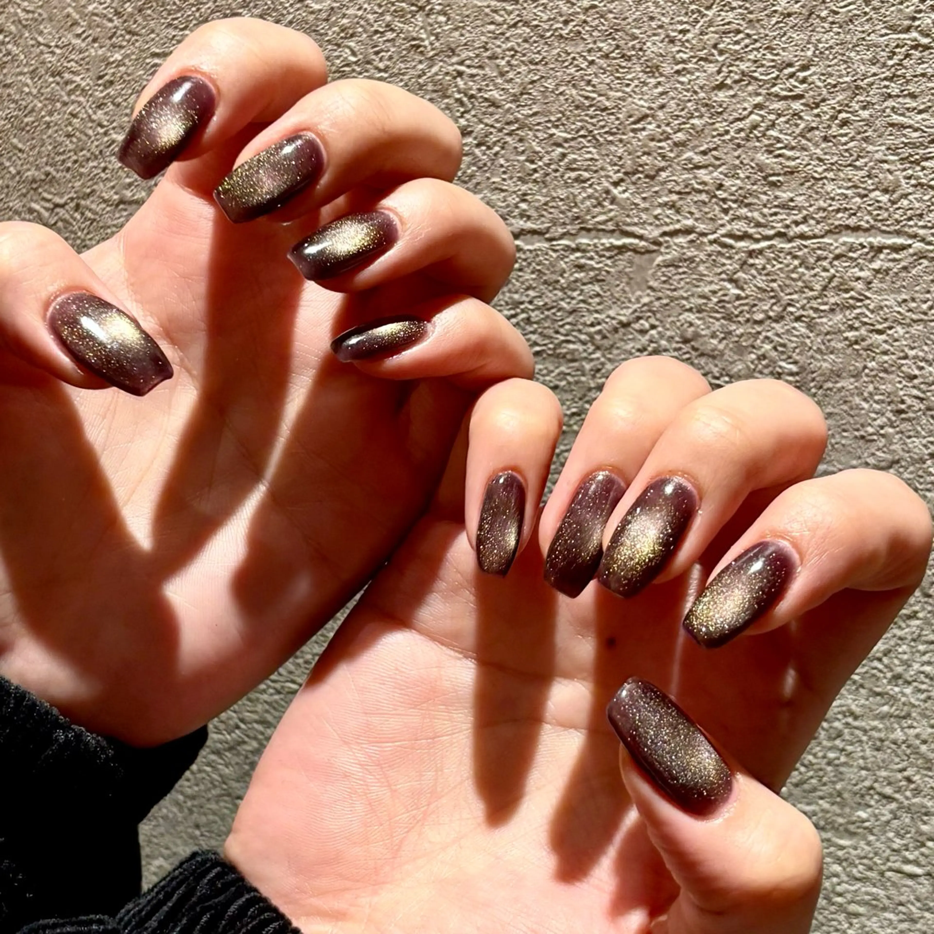 ネイル ブラウン ジェルネイル ゴールド マグネットネイル パラジェル ハンドネイル Huea所属・Huea _ayaのネイルデザイン