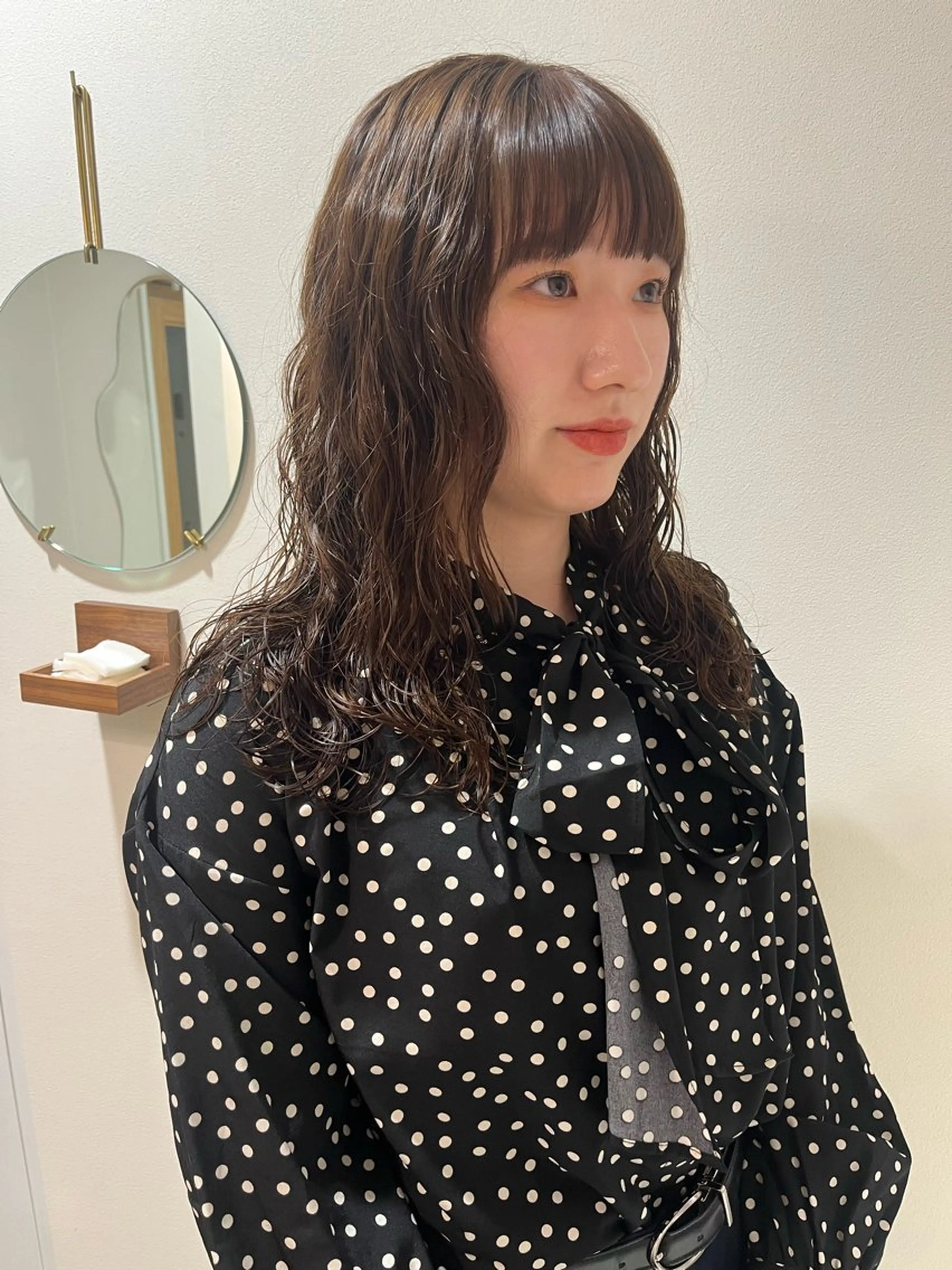 セミロング カラー パーマ セミロングパーマ pu+on. nailworks所属・fuyumi / ニュアンスネイルのネイルデザイン