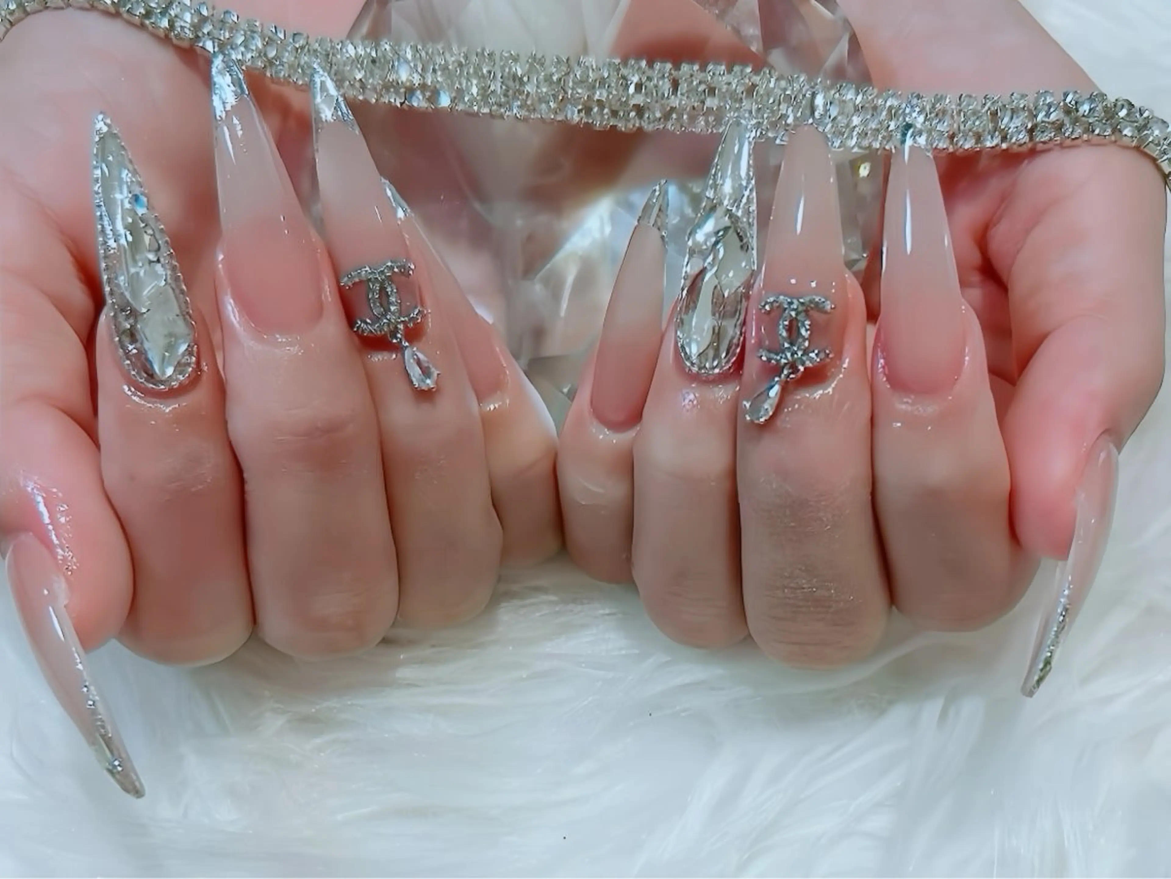 メンズ ネイル メンズ韓国風 クリスマス ボルドー フレンチネイル グラデーション ハンドネイル Rin Nail 新大久保店のネイルデザイン