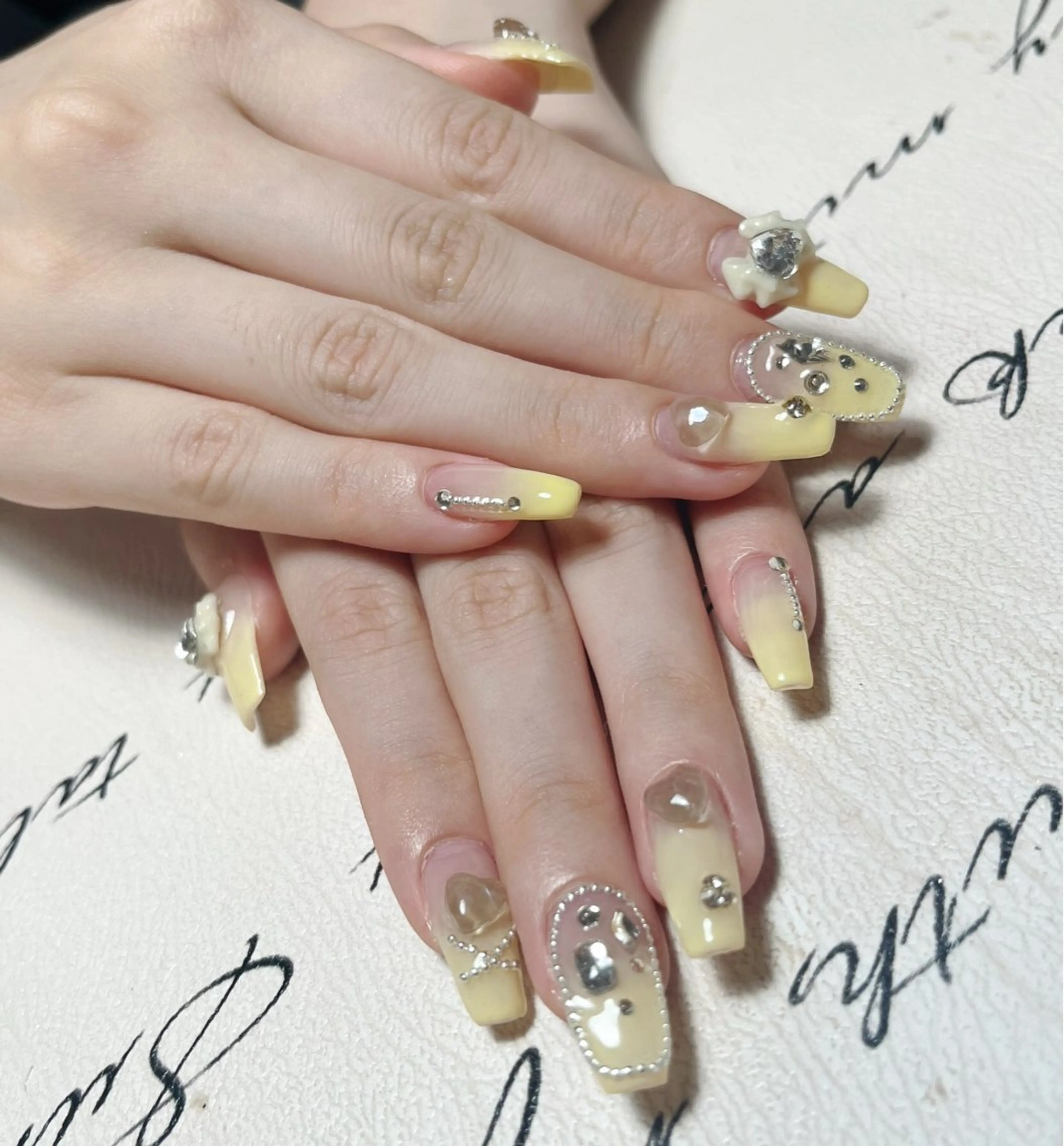 ネイル ハンドネイル LULU Nail salonみどりのネイルデザイン
