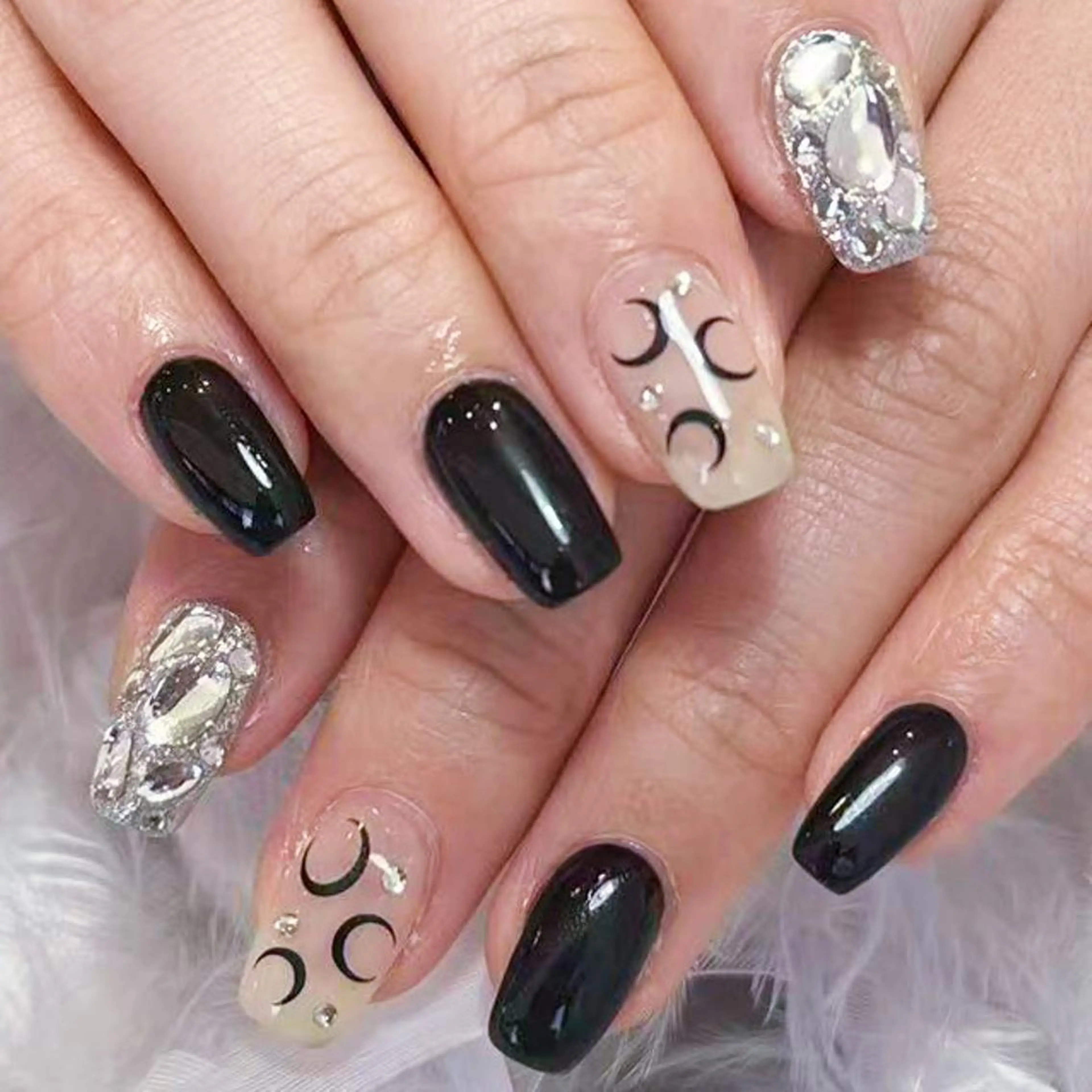 ネイル アートネイル オーロラネイル ガーリー キラキラネイル 韓国ネイル ハンドネイル DIAMOND 💅のネイルデザイン