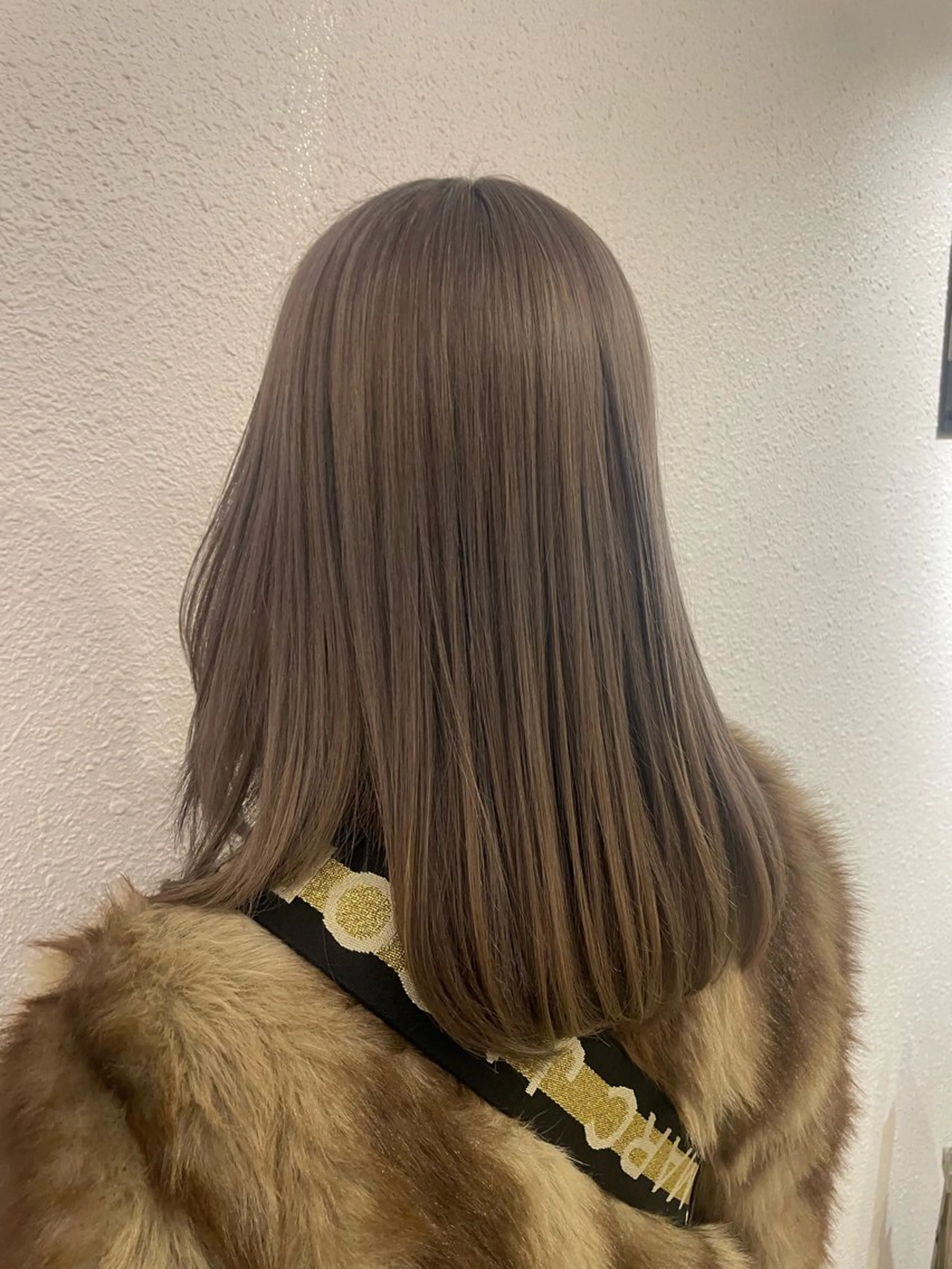 ミディアム カラー グレージュ littleesta ASAのヘアスタイル