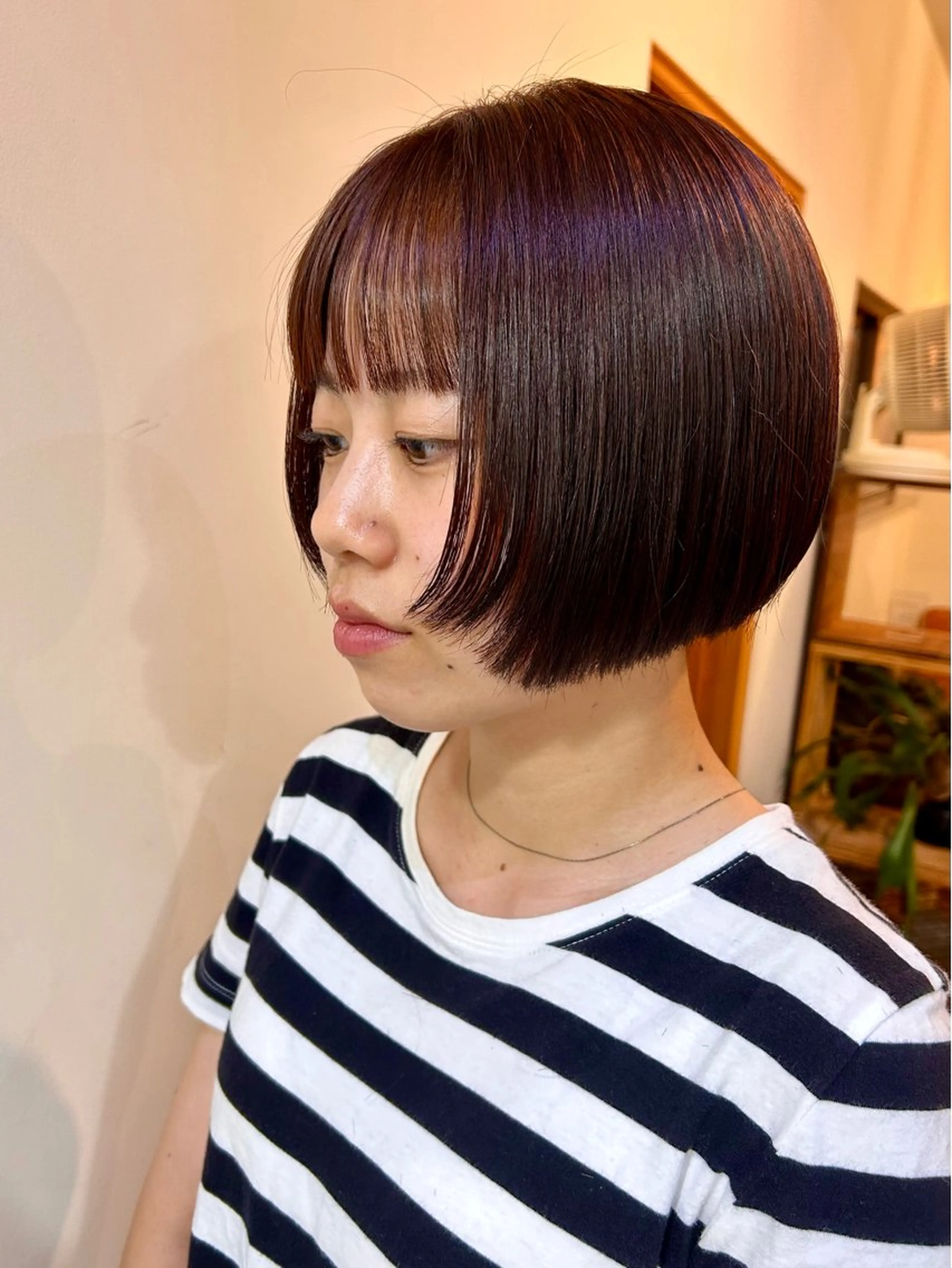 ショート ボブ 顔周りカット レイヤーカット ヘアカラー 室岡 桃子のヘアスタイル