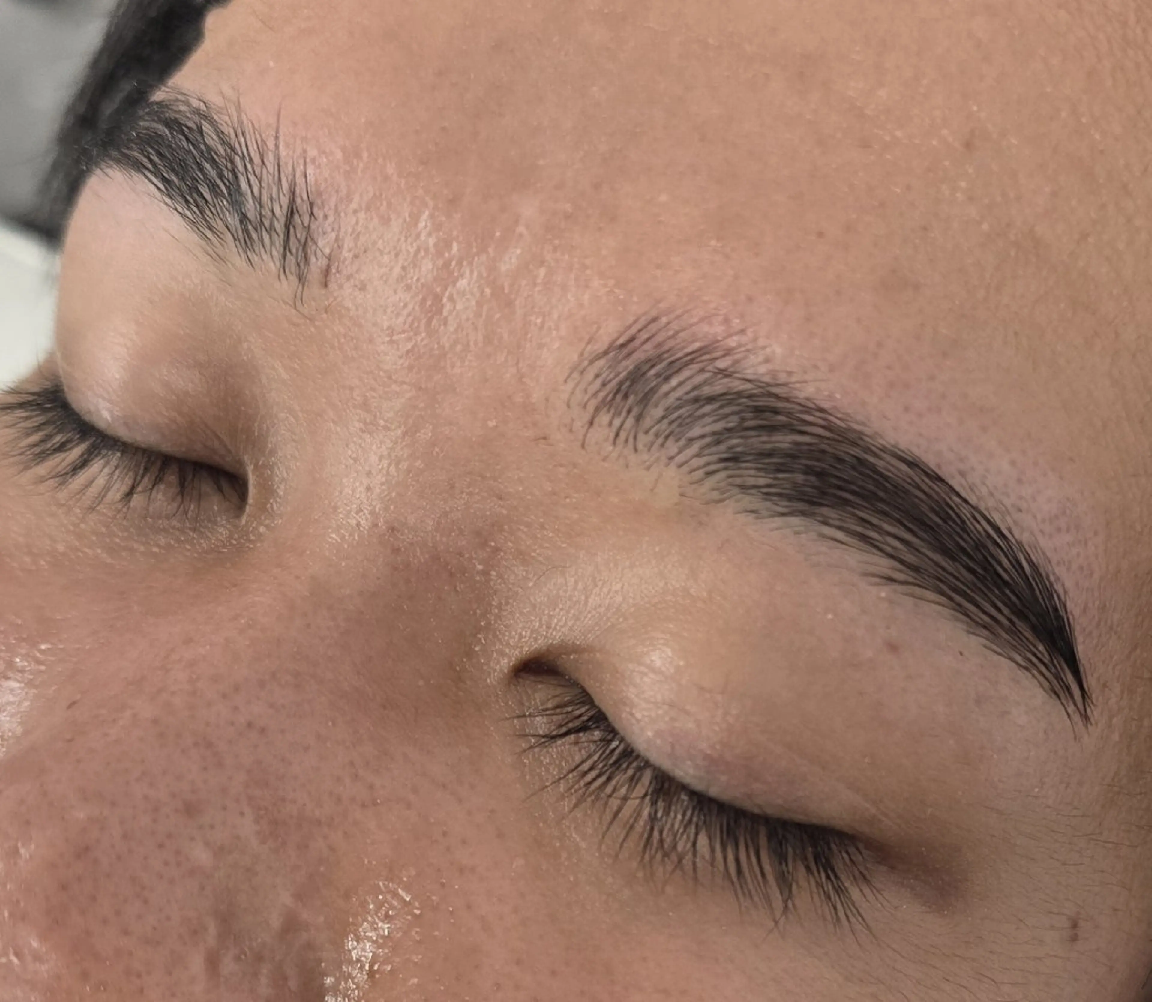 【メンズ限定】ナチュラルアイブロウスタイリングの写真