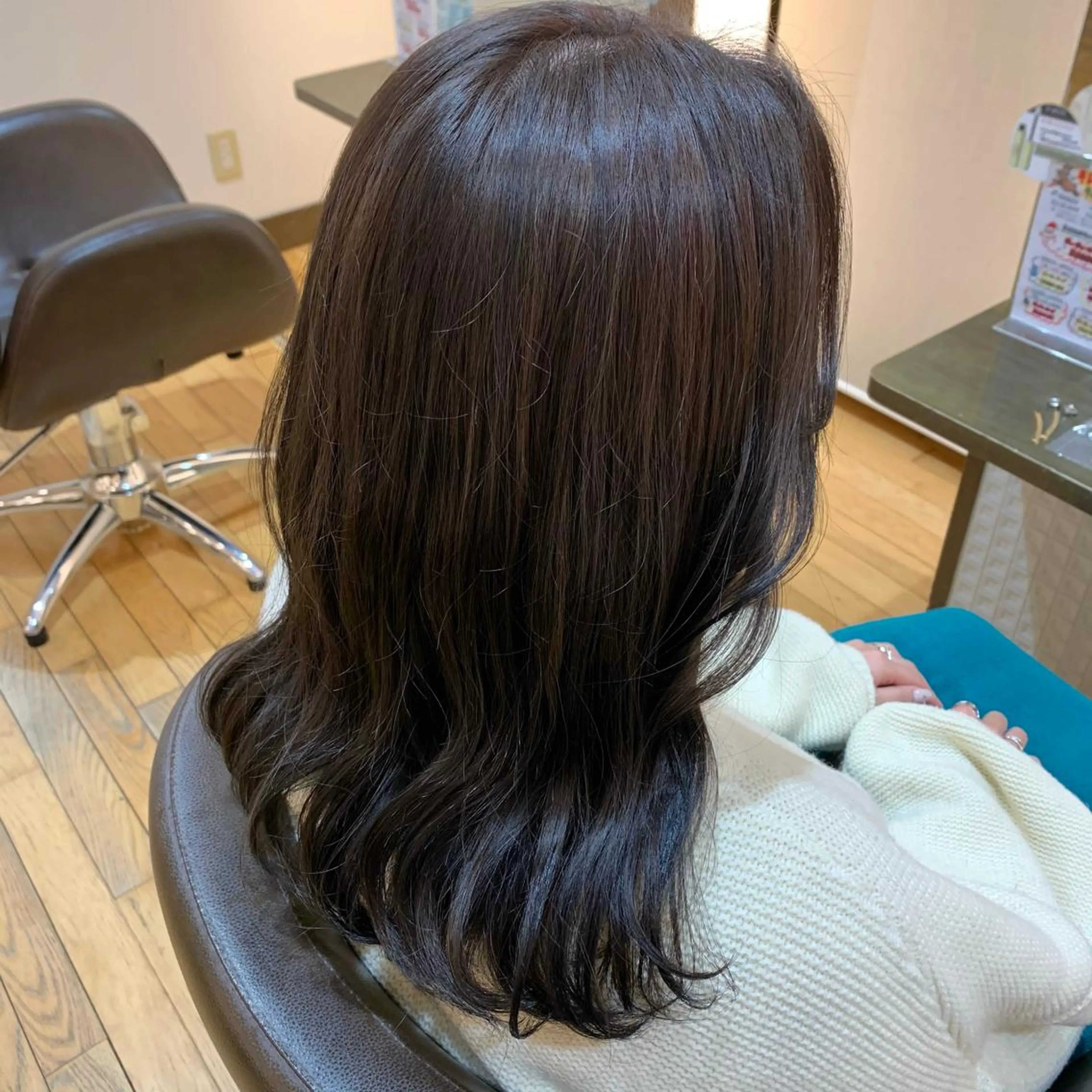 セミロング カラー カット ヘアカラー トリートメント 透明感カラー/ 岡田澪香のヘアスタイル