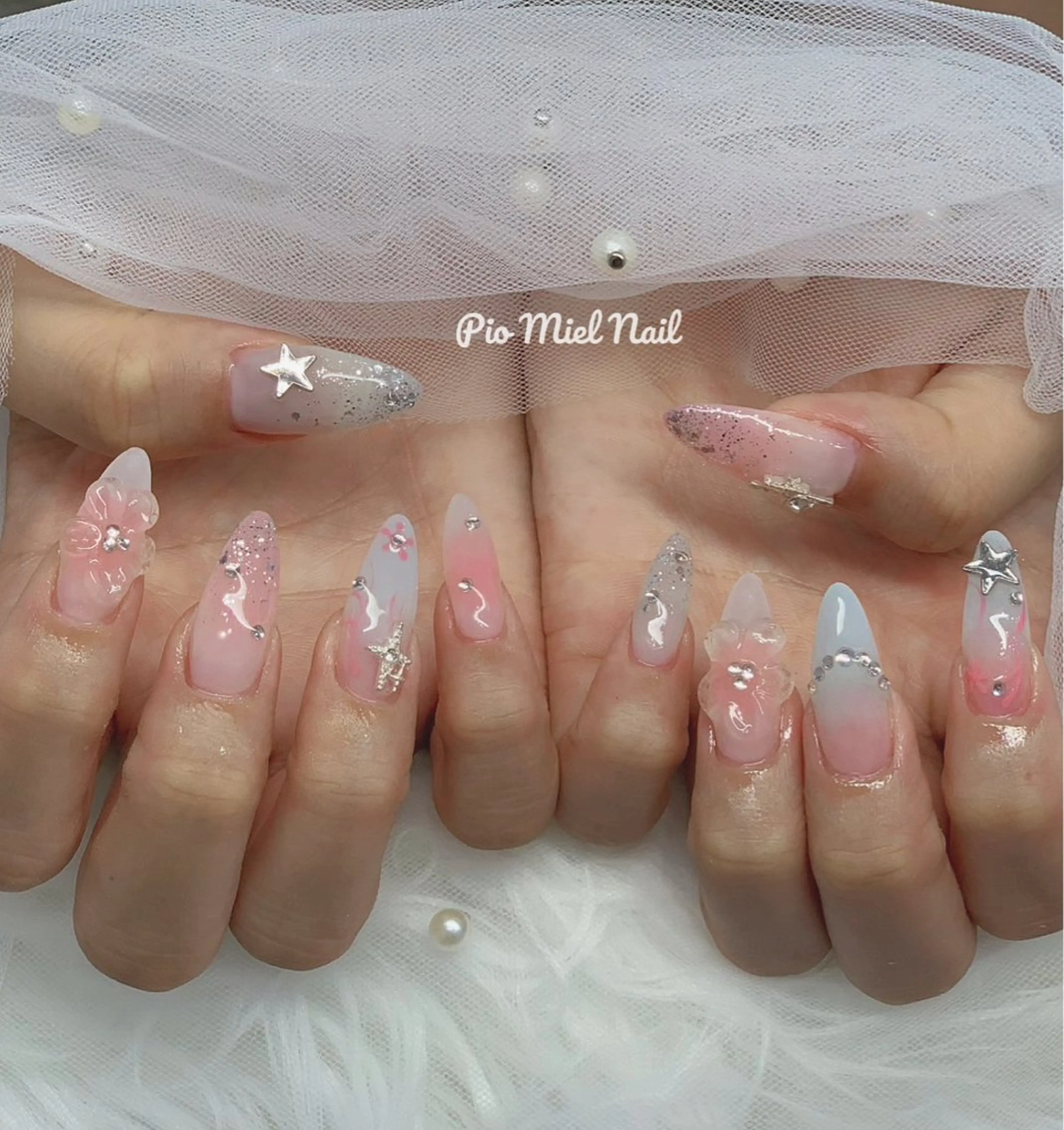 セミロング 韓国風ヘア ハンドネイル Pio Mielのネイルデザイン