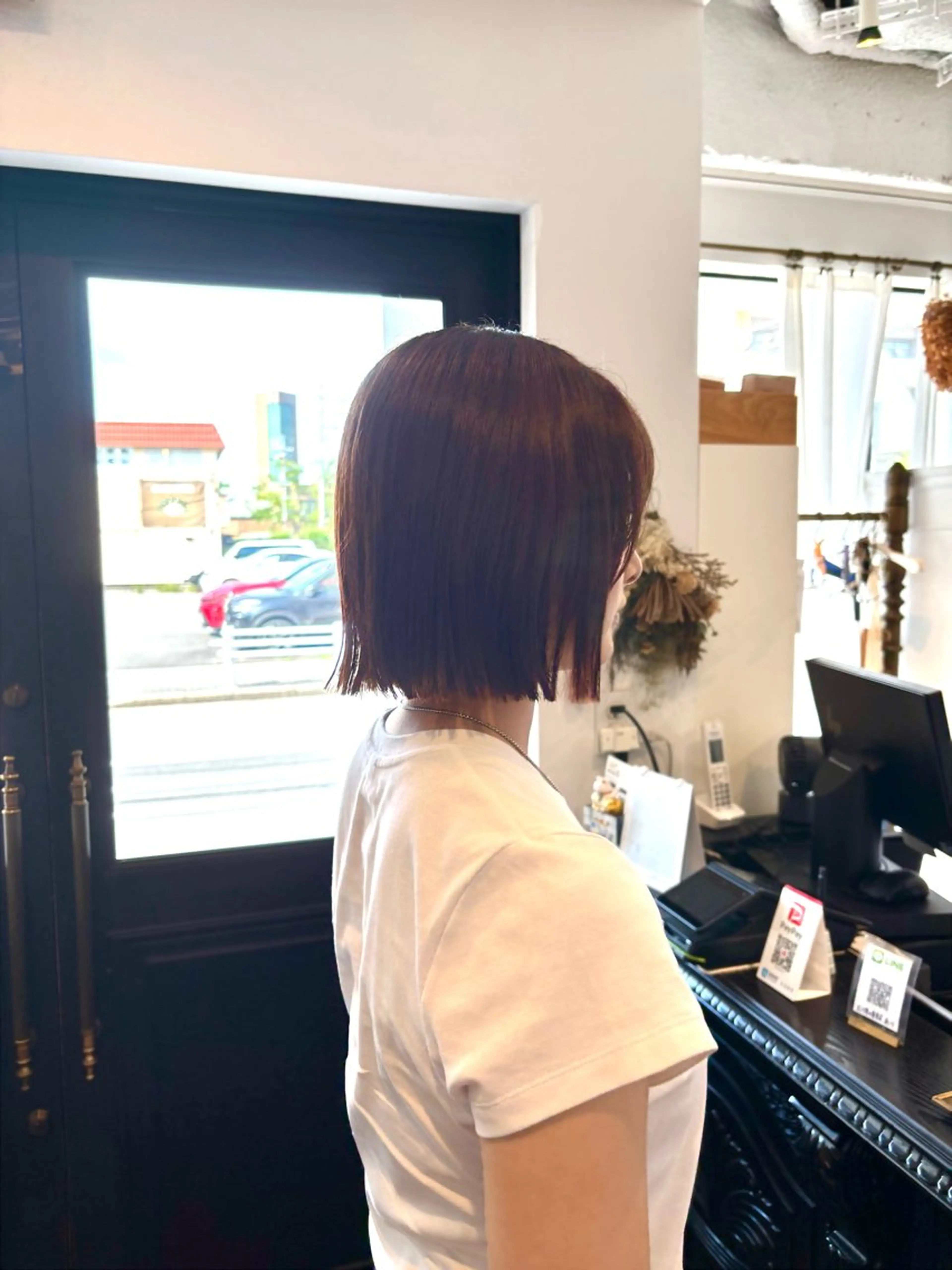 ショート 切りっぱなしボブ ボブ カット トリコヘアサロン 新井千智のヘアスタイル