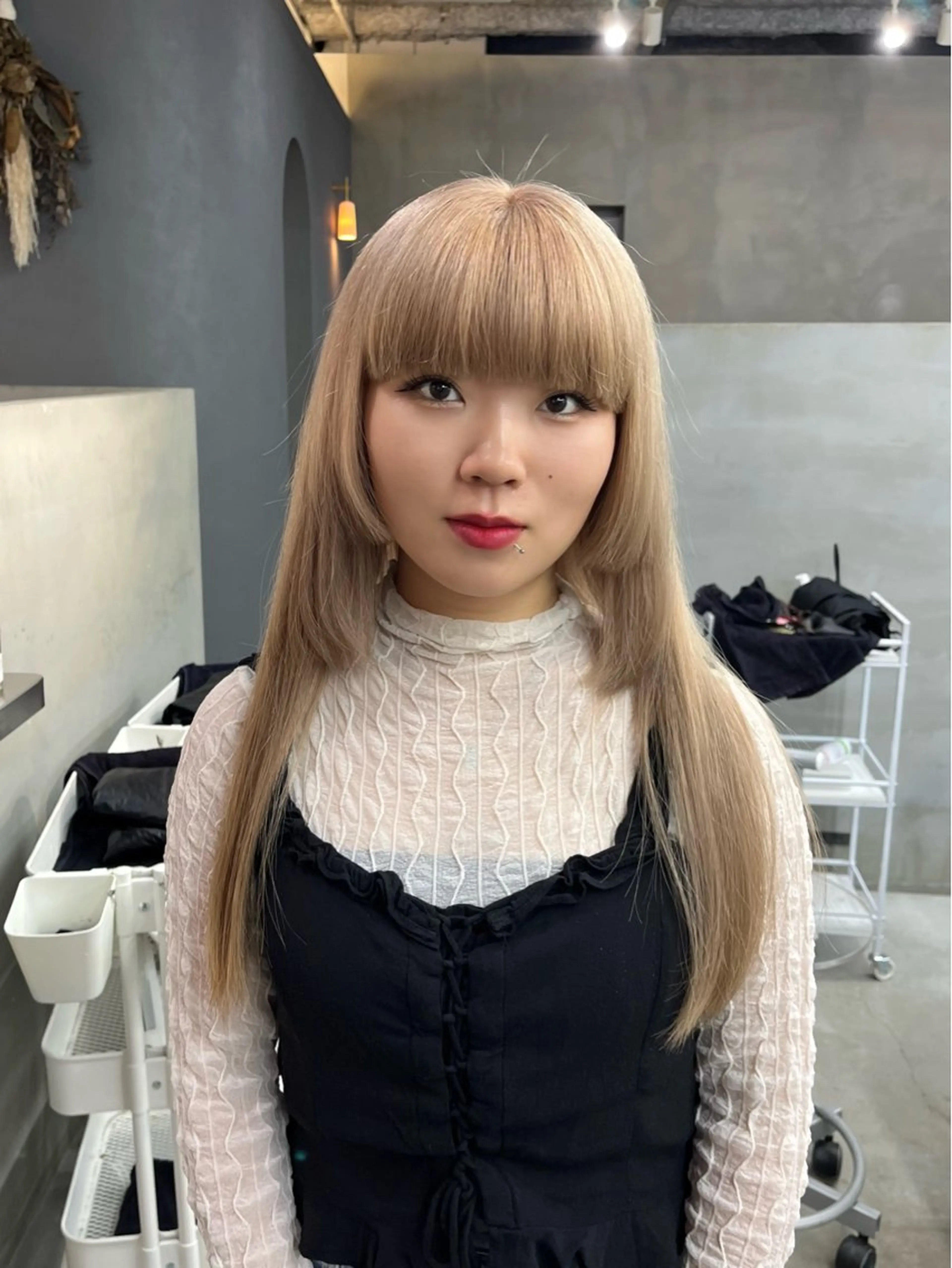 ロング カラー ブロンド qulim所属・櫻井 はるなのヘアスタイル