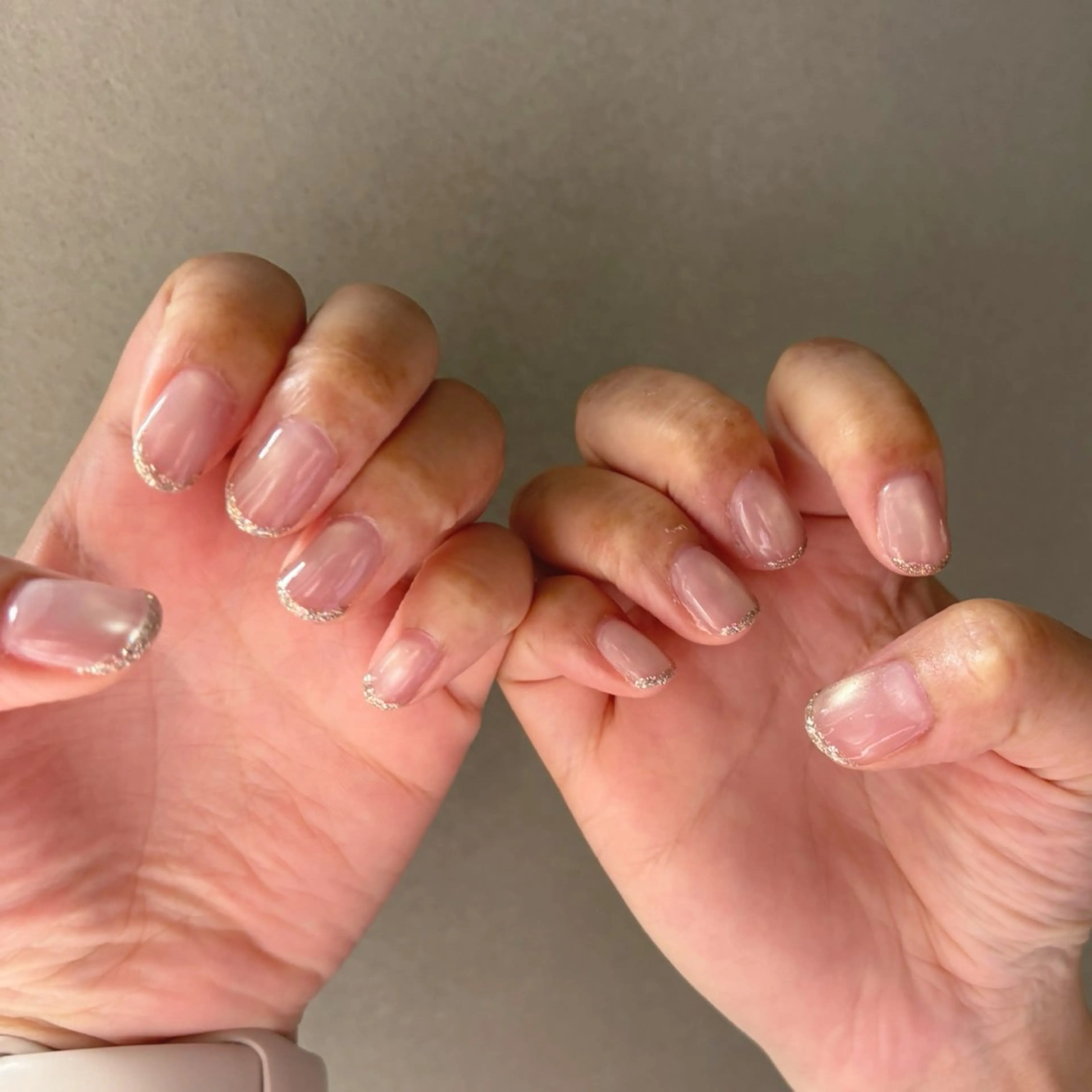 ネイル フレンチネイル ラメ(グリッター) AmoNAIL💅 谷町4丁目のネイルデザイン