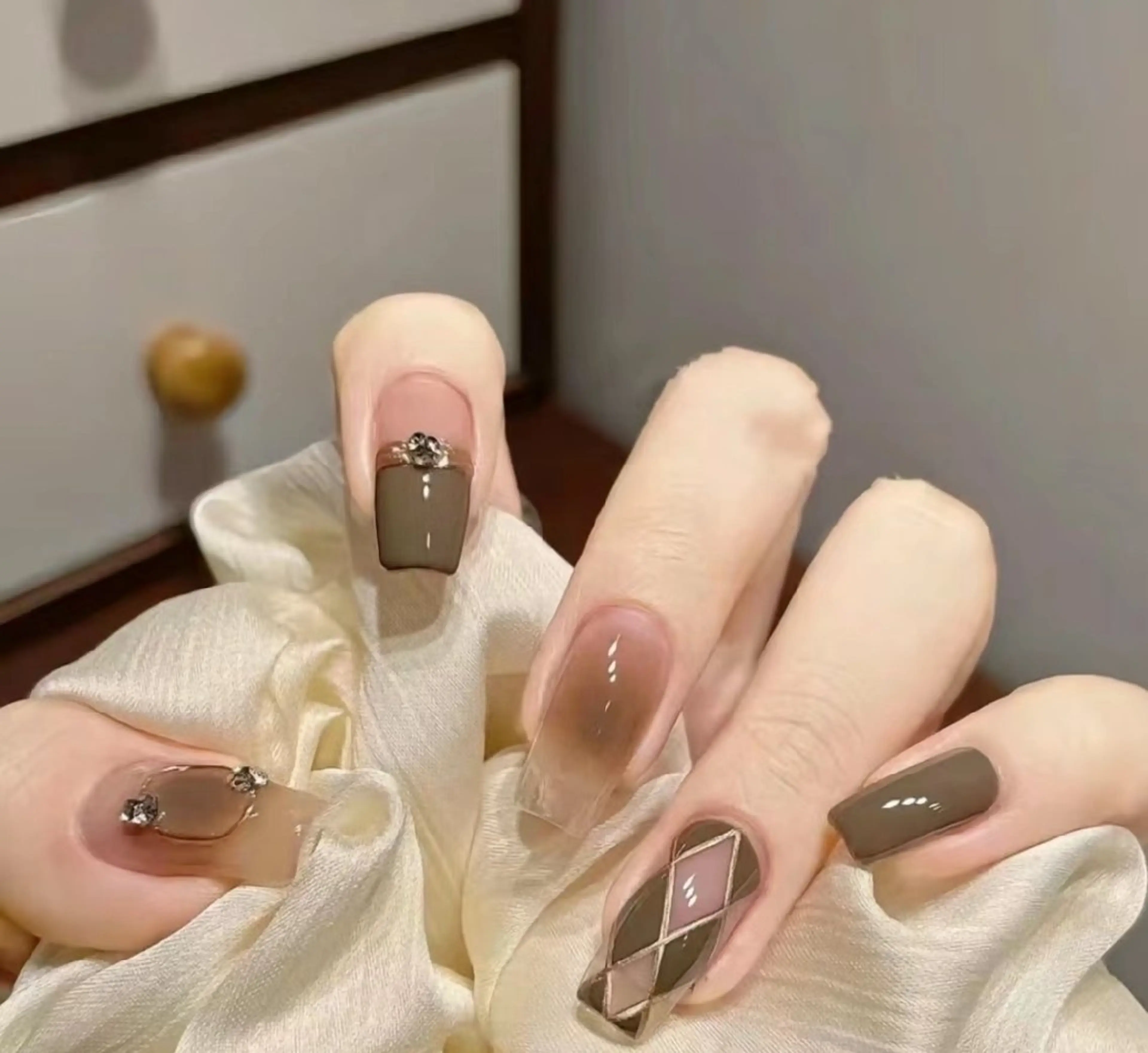 ネイル THE　ONE栄店所属・Theone栄店 川原のネイルデザイン