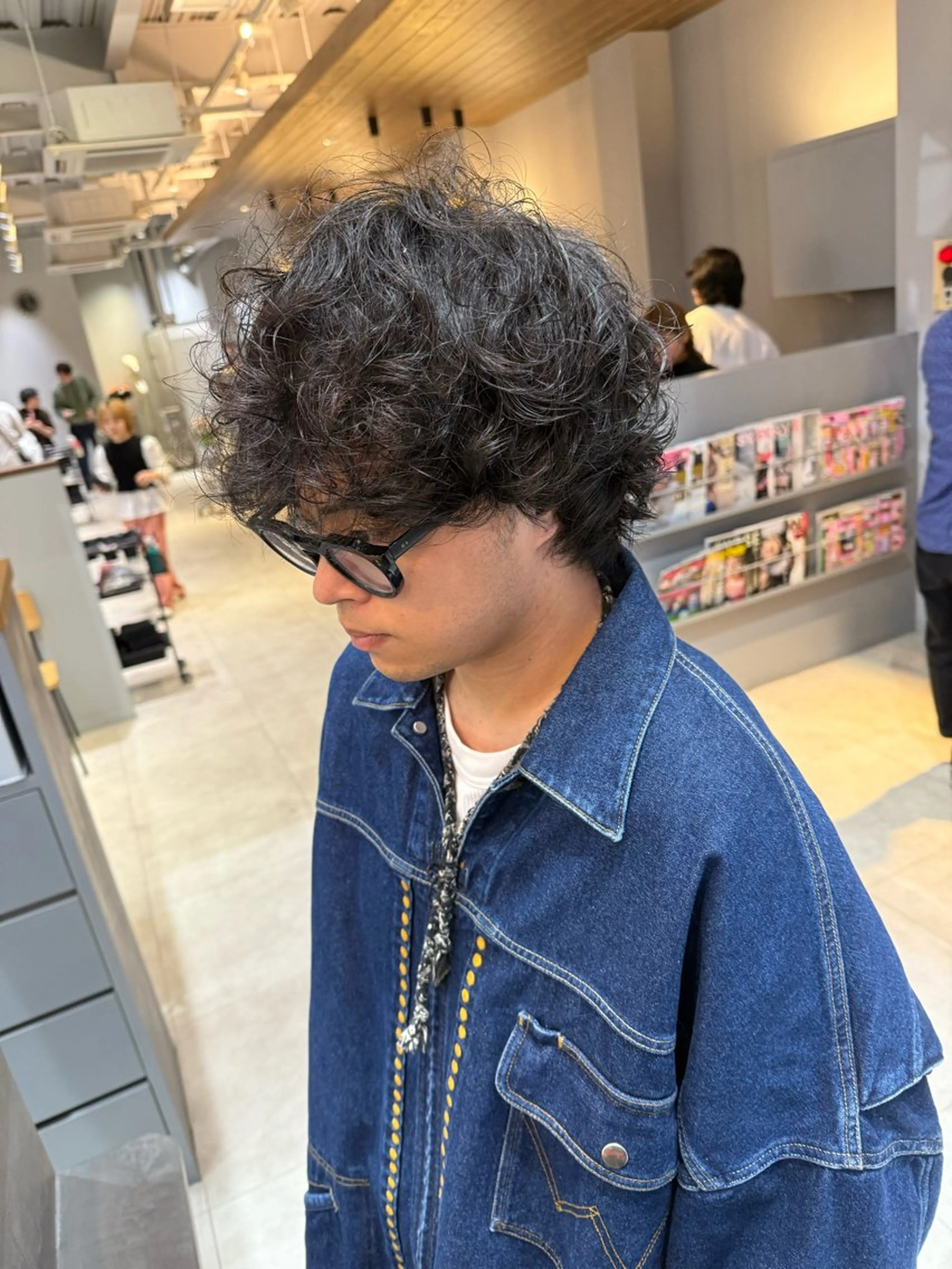 ショート パーマ メンズ メンズパーマ スパイラルパーマ カット パーマ エマ ピボット 中川店所属・富原崇太/ 透明感カラー/韓国風のヘアスタイル