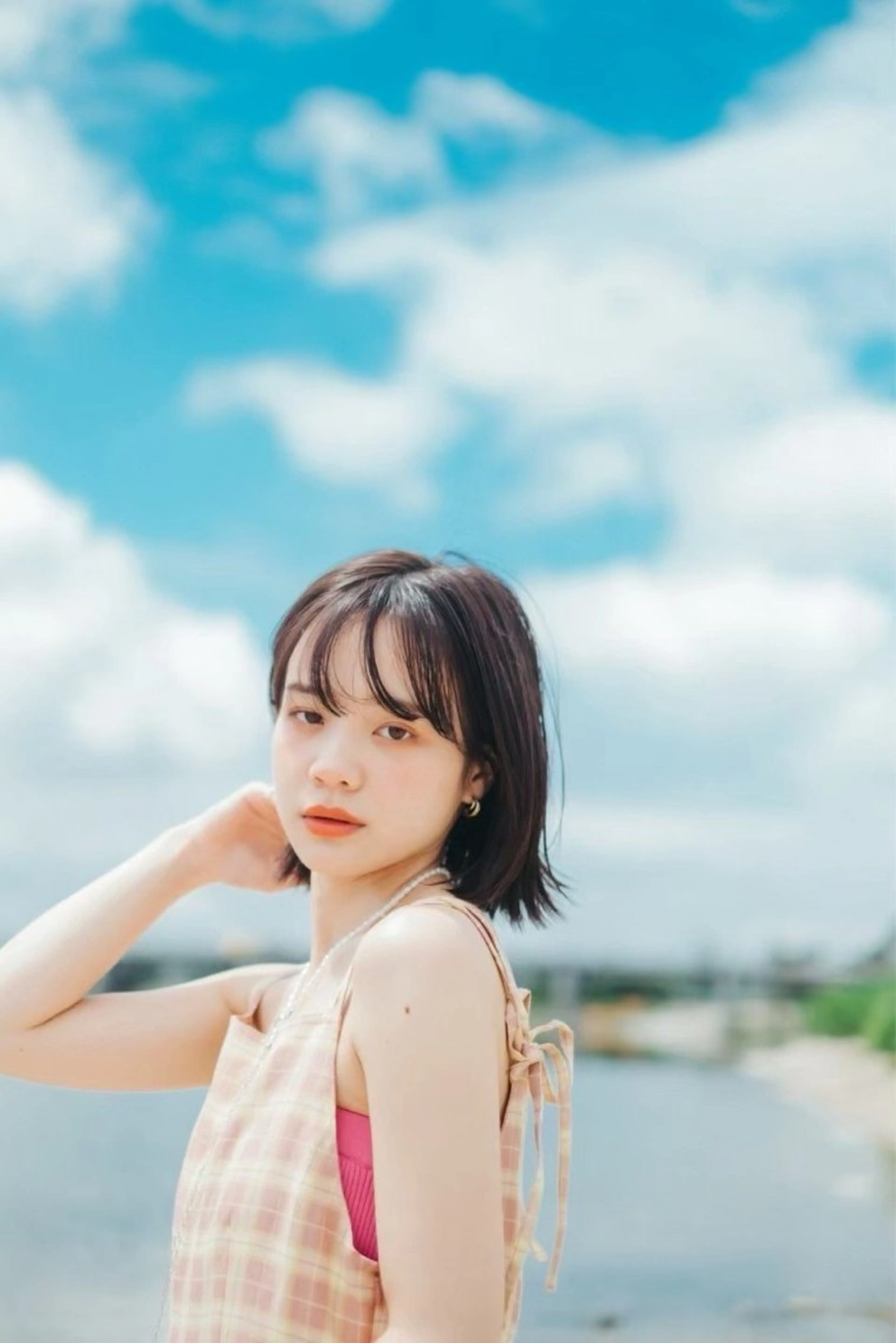 ミディアム 倉地 芹奈のヘアスタイル