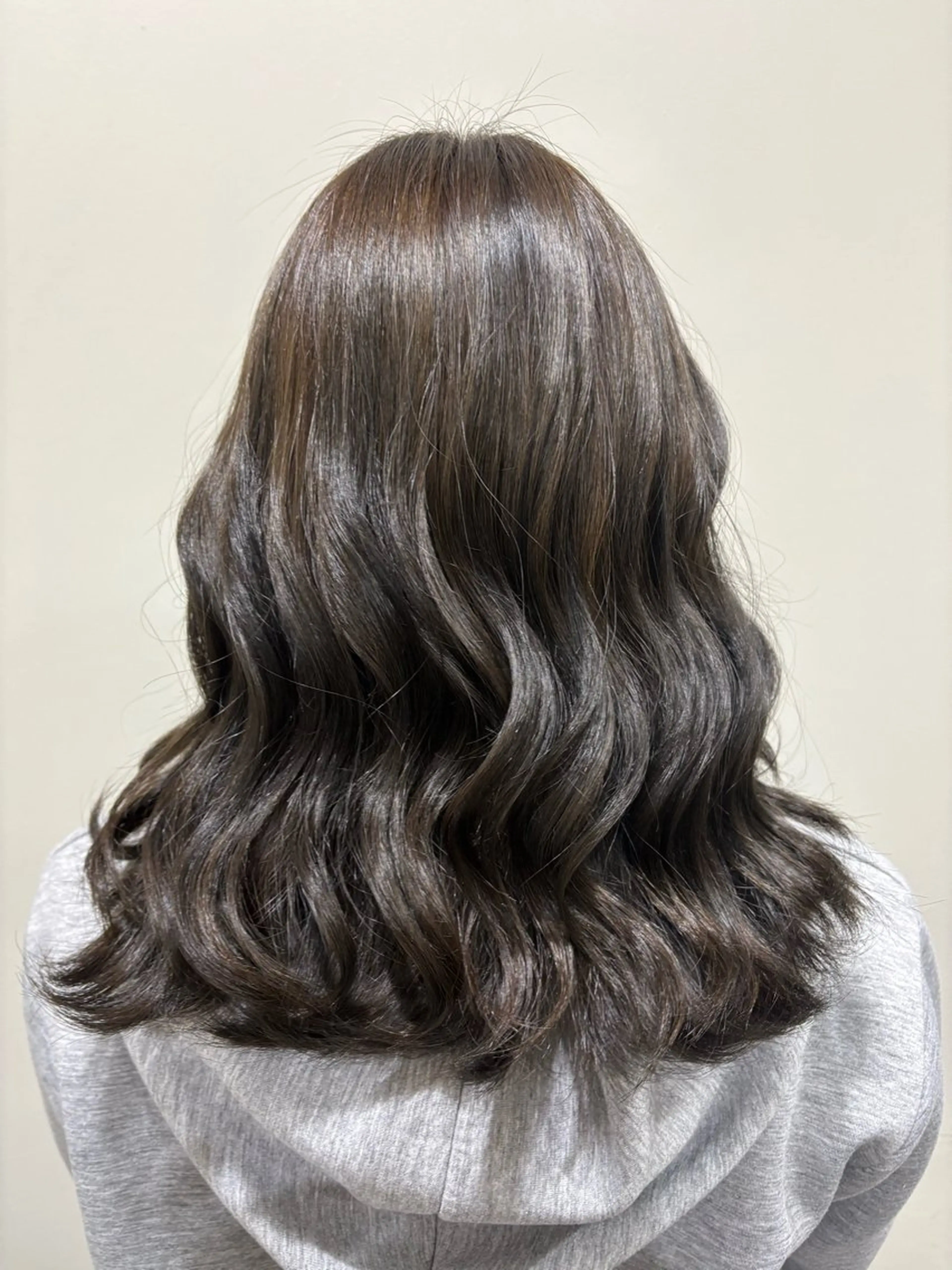 ミディアム カラー ヘアカラー トリートメント 小熊 夏実のヘアスタイル