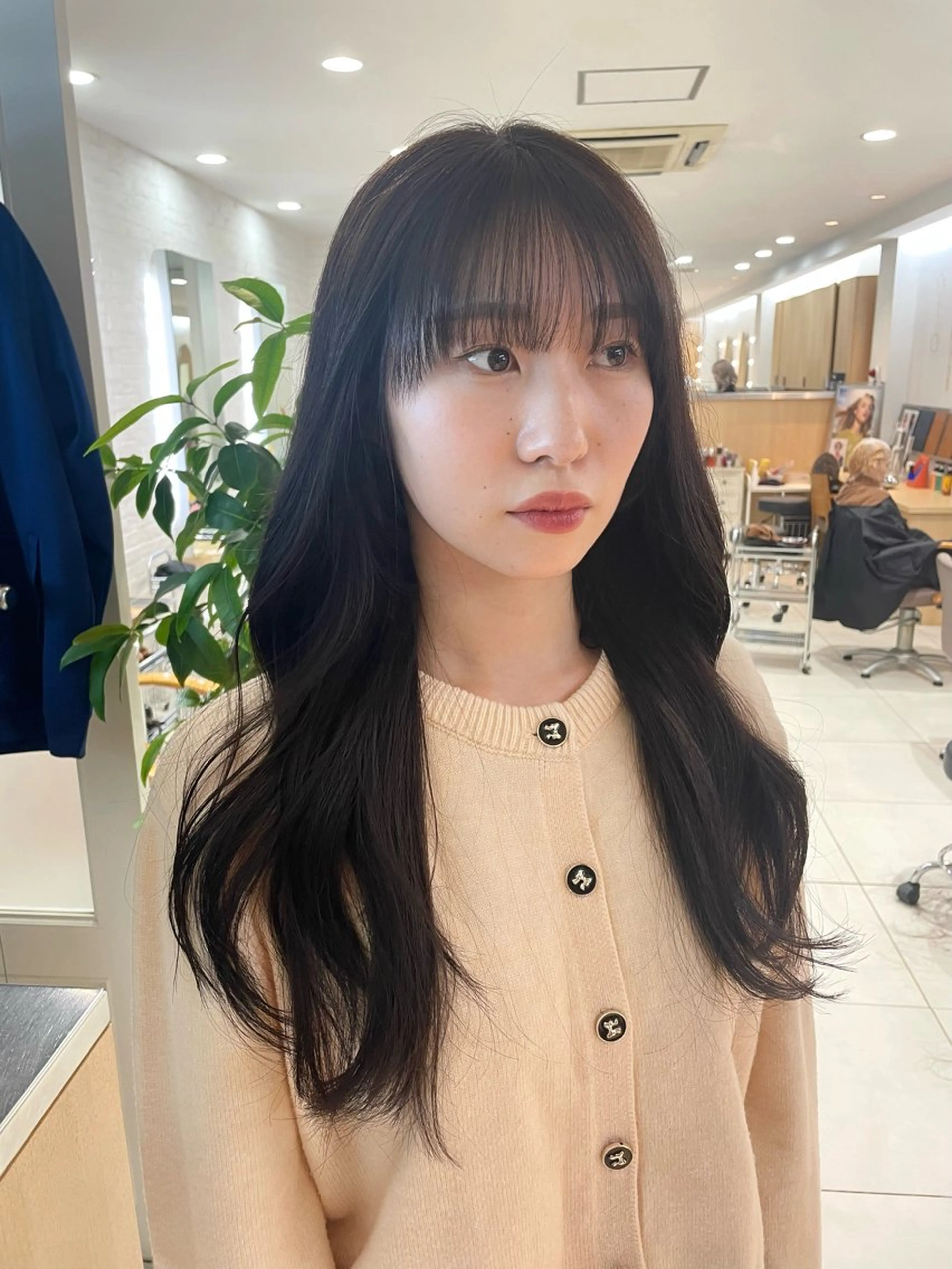 ロング 顔まわりレイヤー 姫カット 韓国風ヘア レイヤーカット ロング カット ヘアカラー トリートメント nuu 栄所属・🧸SAKI🎀 韓国レイヤーのヘアスタイル