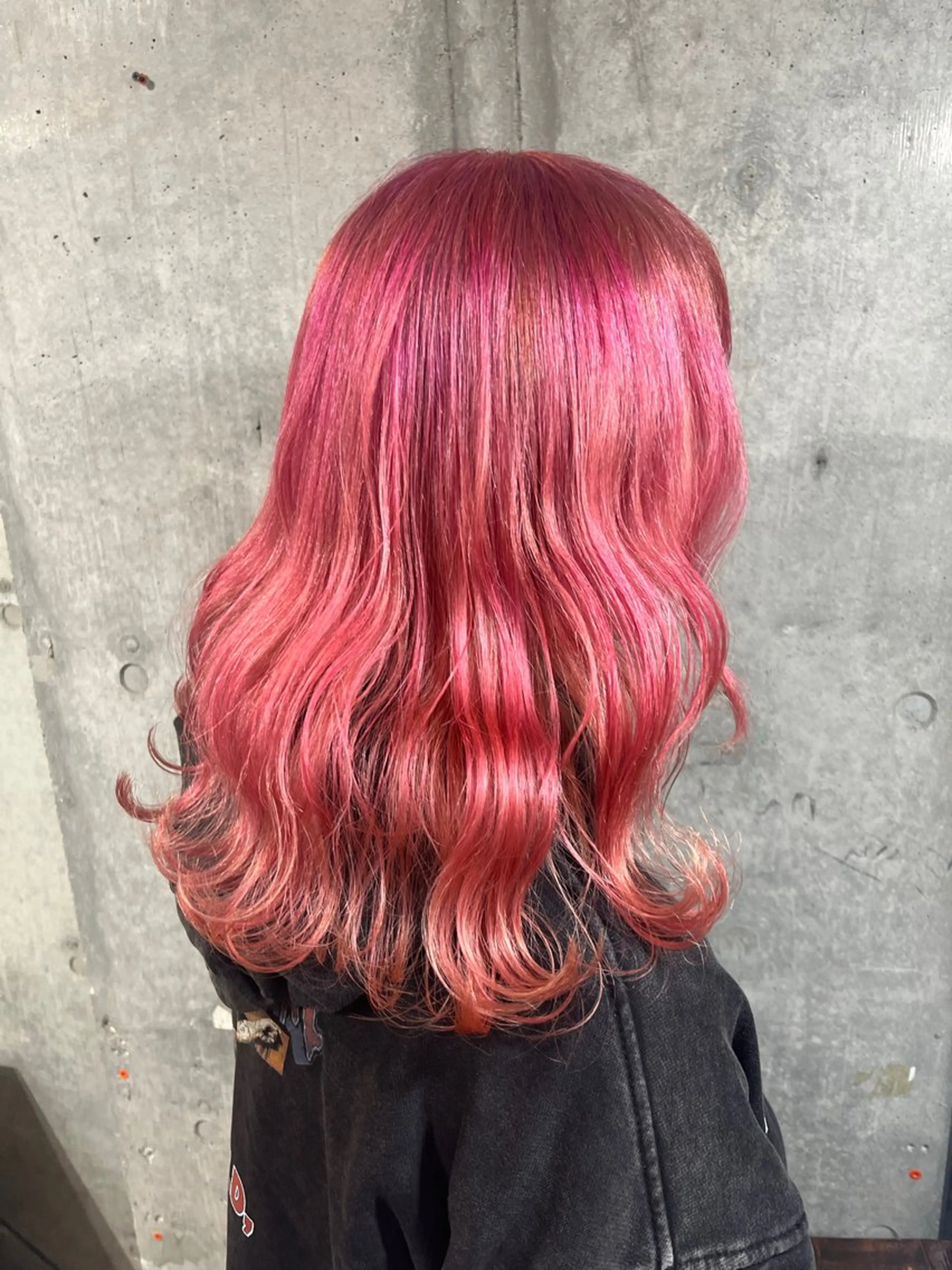 カラー ブリーチ ピンクカラー ドアベルヘアリビング所属・カラーモデル募集中 🎗️🫧加藤志保のヘアスタイル