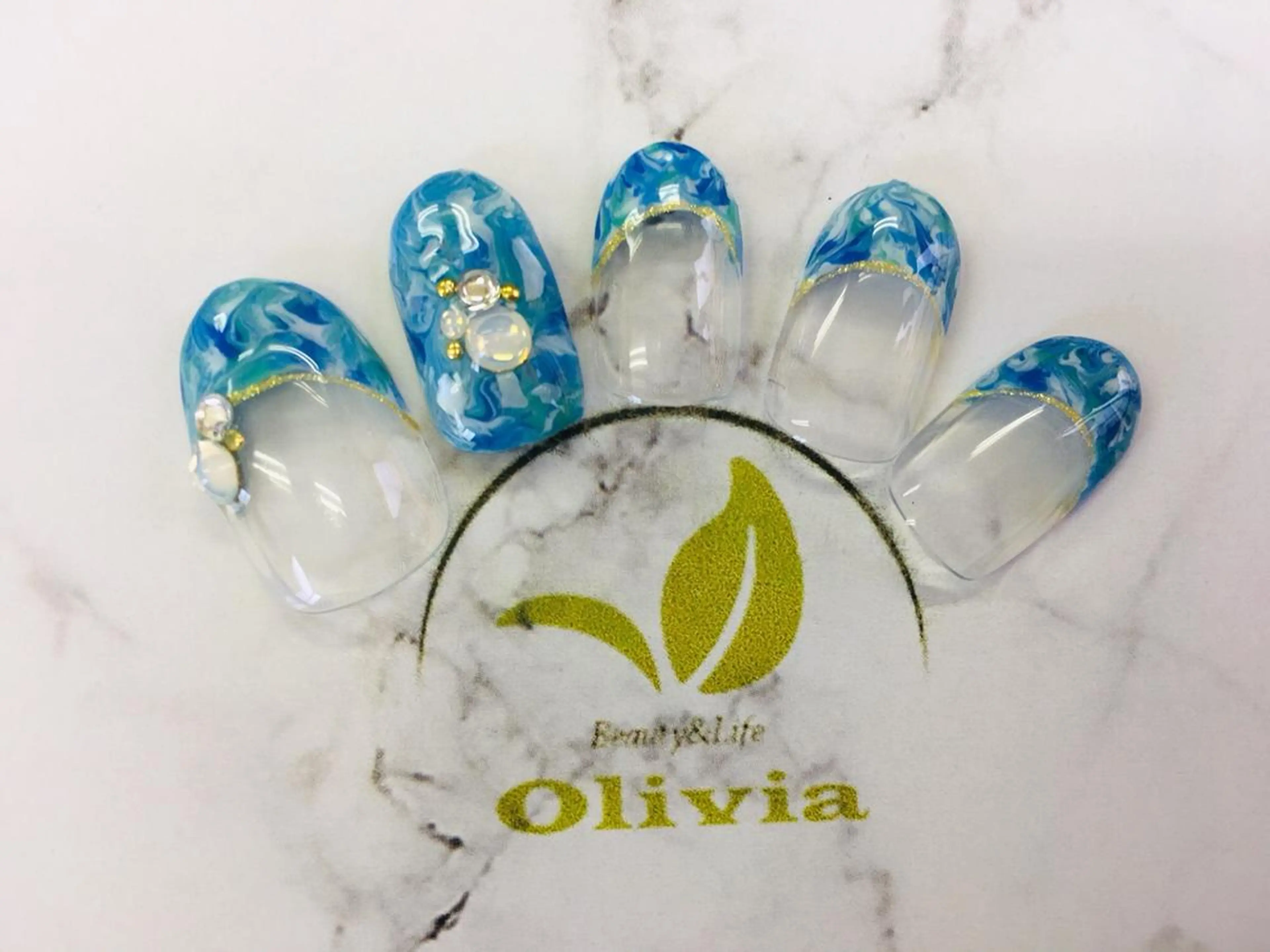 ネイル Olivia アイラッシュのマツエク・マツパデザイン