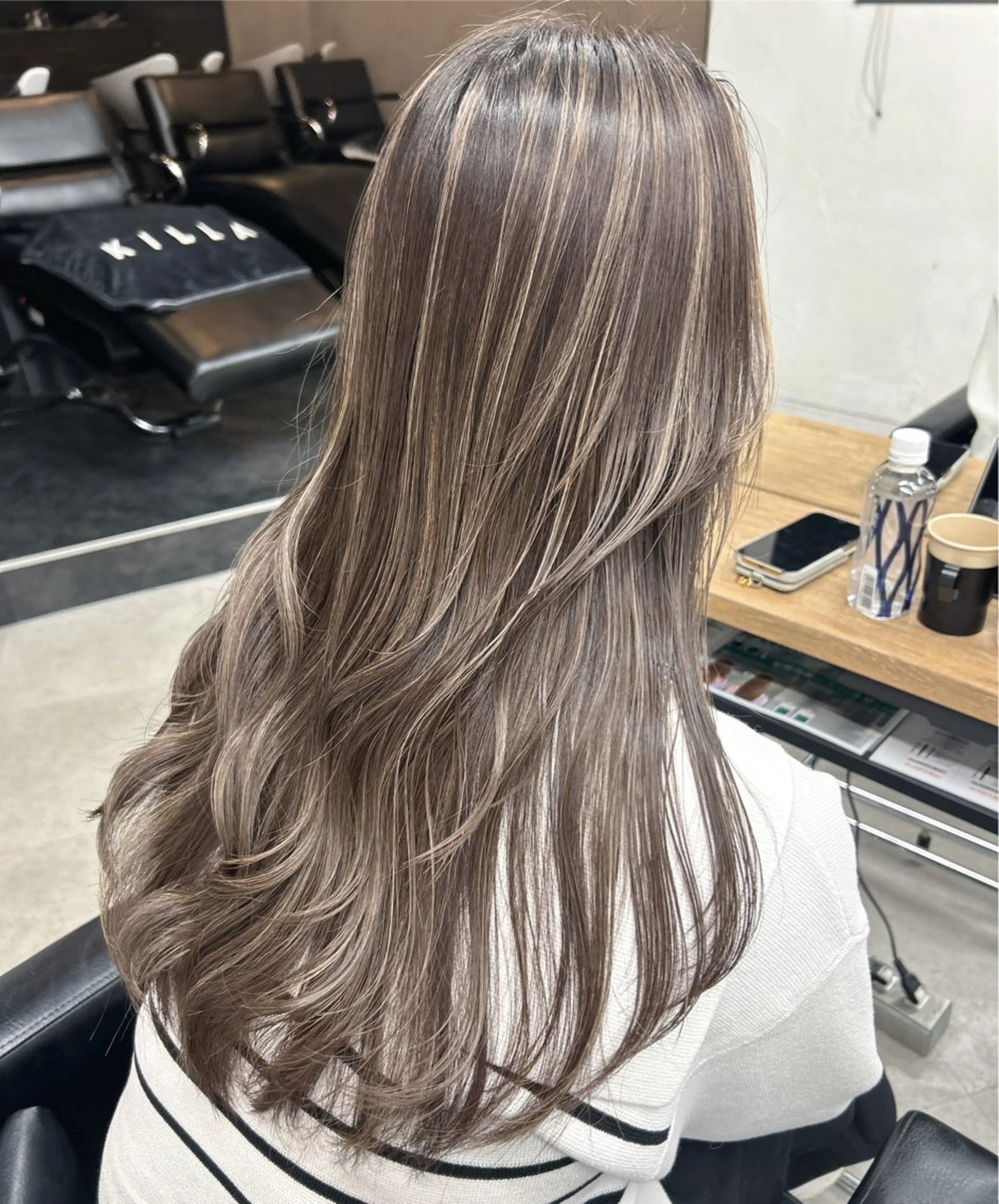 セミロング カラー ハイライトカラー ハイライト カット ヘアカラー トリートメント ヘアセット RYOSUKE インナーカラーのヘアスタイル
