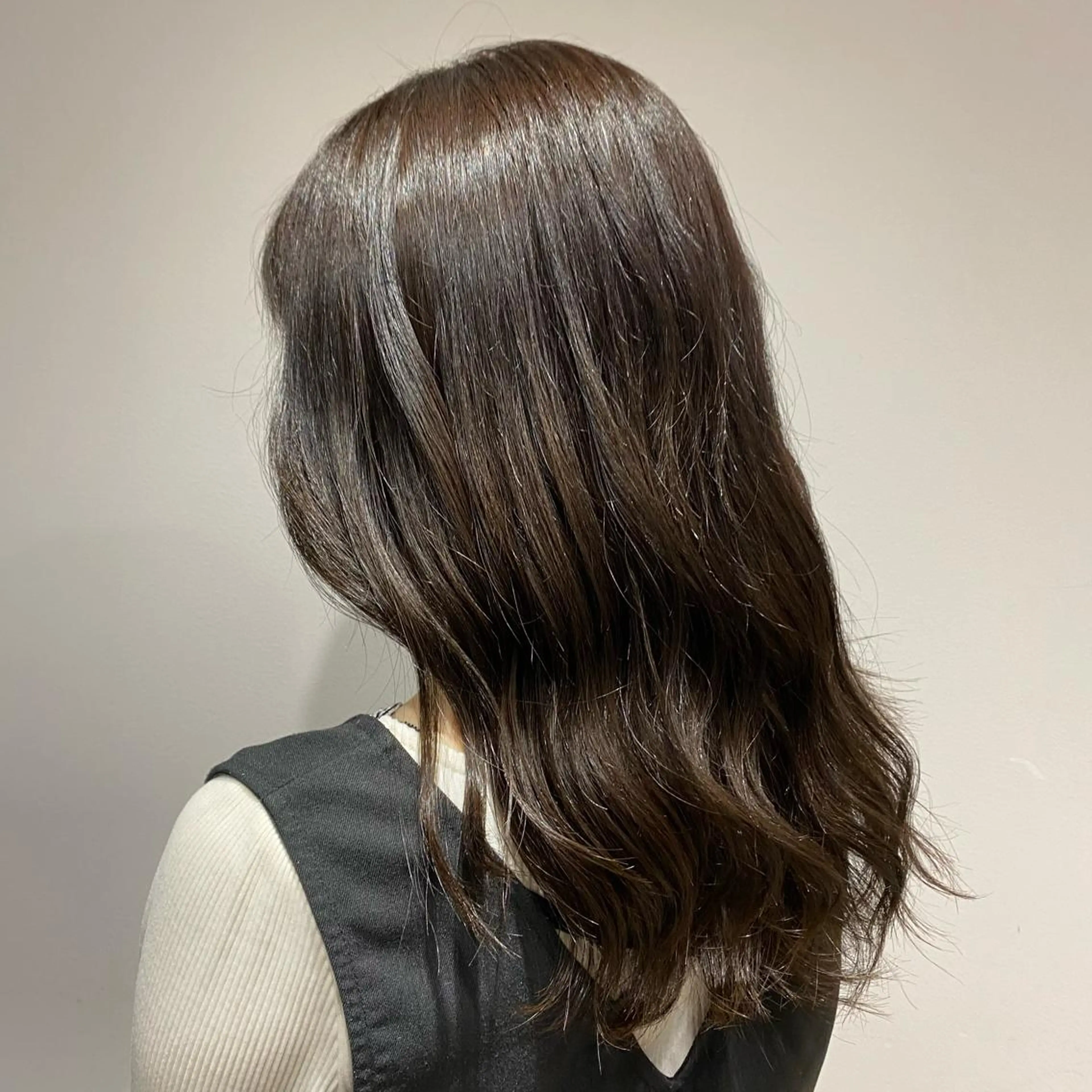 セミロング カラー グレージュ 増子 祐太朗のヘアスタイル